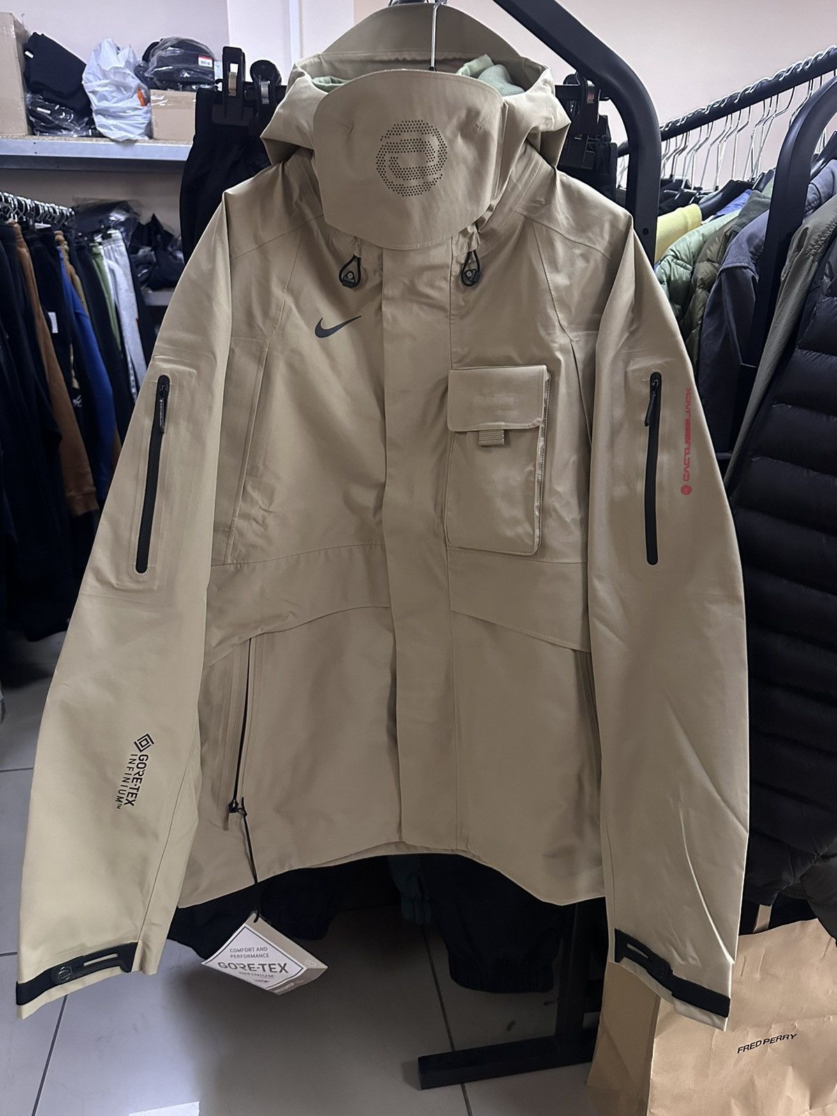 Nike Nike x Travis Scott Cactus Jack jacket Gore Tex drill M,L Size US M / EU 48-50 / 2 - 7 Thumbnail