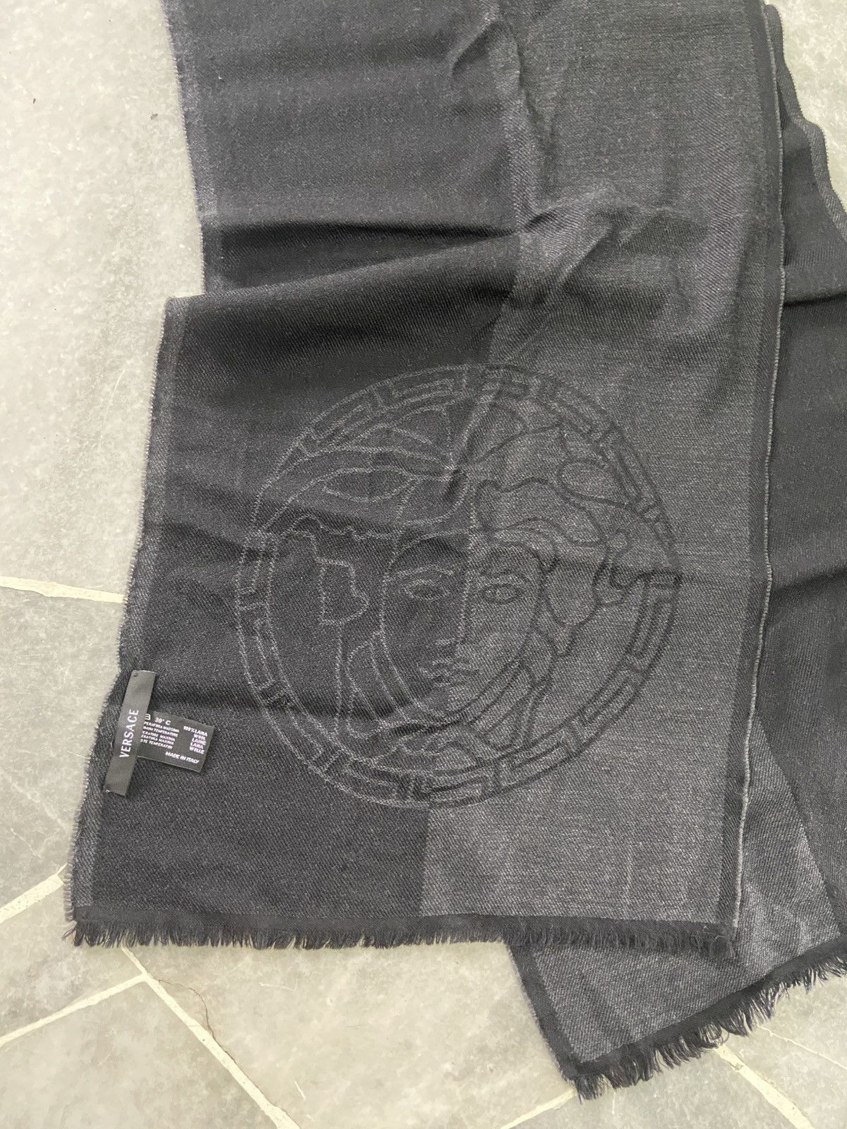 Versace Versace Muffler Scarf Size ONE SIZE - 8 Thumbnail
