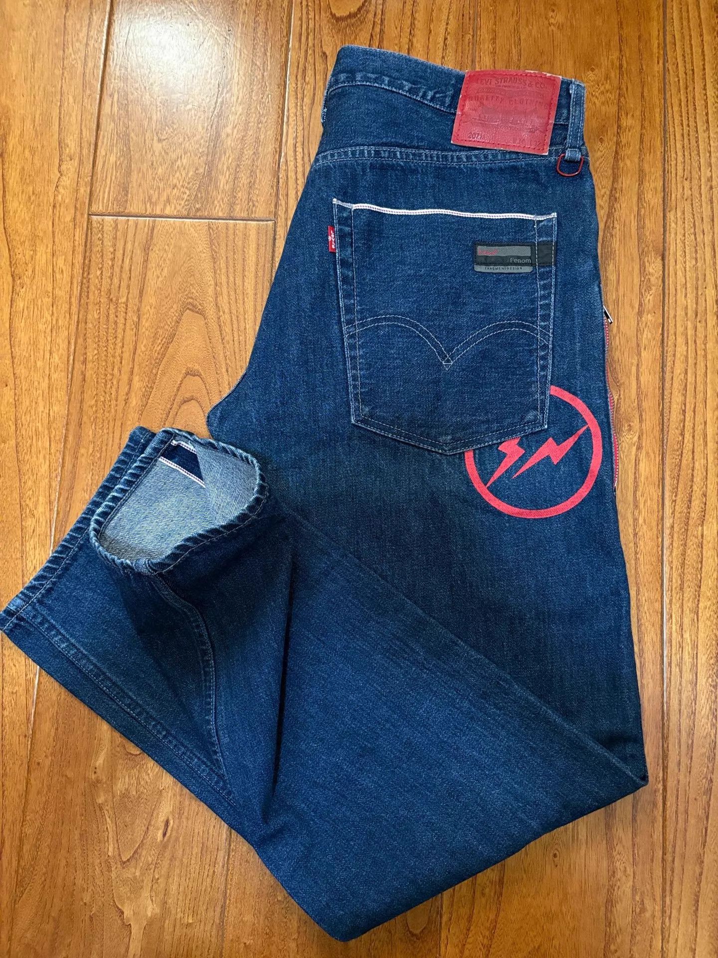 Levi's Levi's Fenom Red Flash Raw 207 W34 Good Condition Size US 34 / EU 50 - 1 Thumbnail