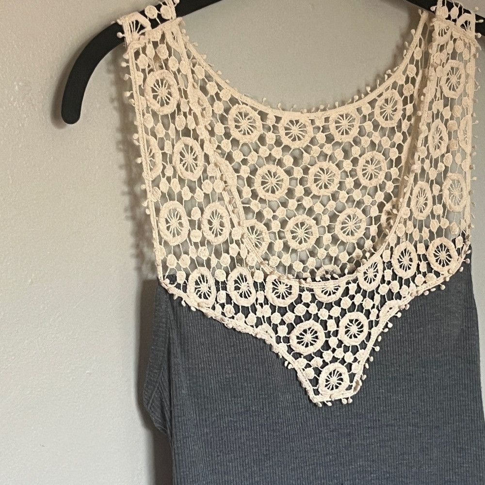 Anthropologie Anthropologie a’reve Gray White Tank Top Lace Medium Size M / US 6-8 / IT 42-44 - 2 Thumbnail