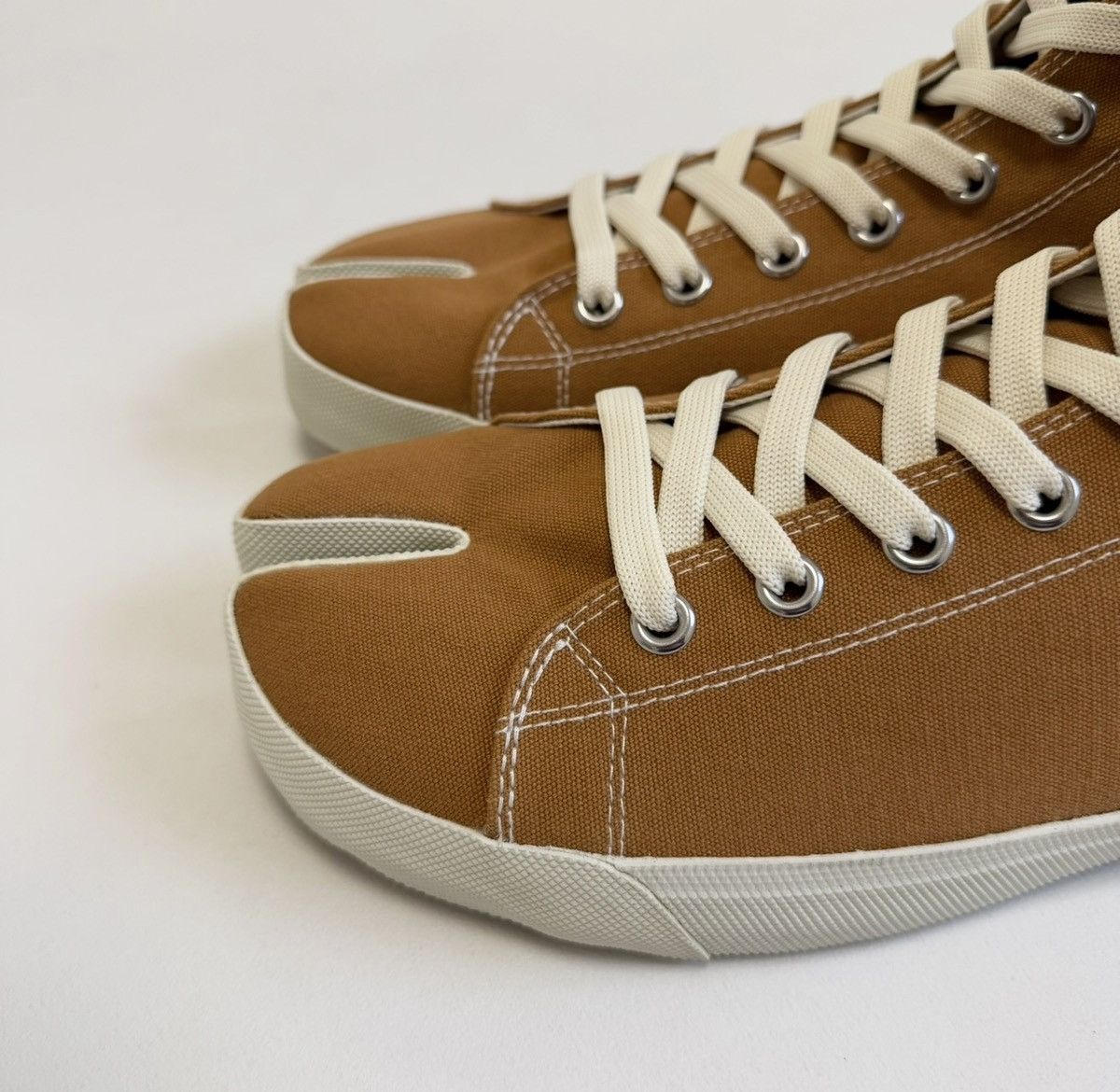 Maison Margiela Orange Canvas High Top Tabi Sneakers Size US 11 / EU 44 - 4 Thumbnail