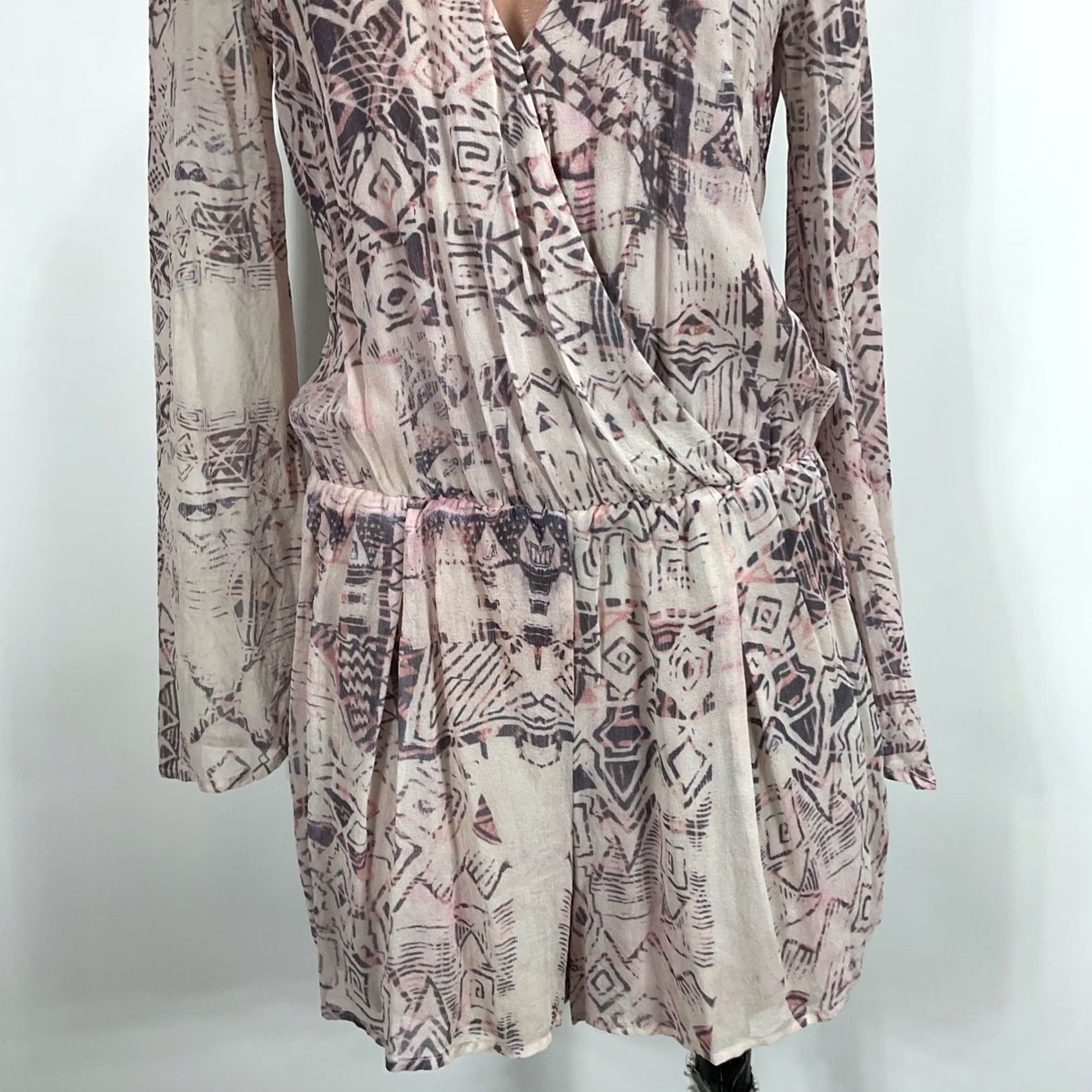 Bell Rory Beca Womens Romper Jumpsuit 0 Pink 100% Silk Geometric V-Neck 3/4 Bell Sleeve One-Piece Size 25" / US 0 / IT 36 - 4 Thumbnail