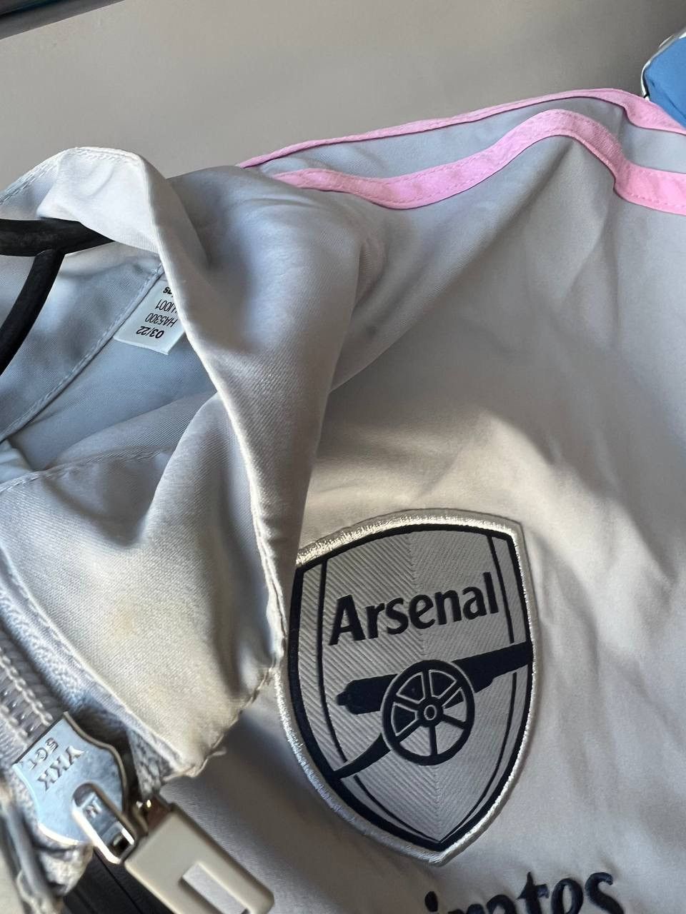 Adidas 2022/23 ARSENAL FC PRESENTATION MENS SOCCER FOOTBALL JACKET Size US L / EU 52-54 / 3 - 7 Thumbnail