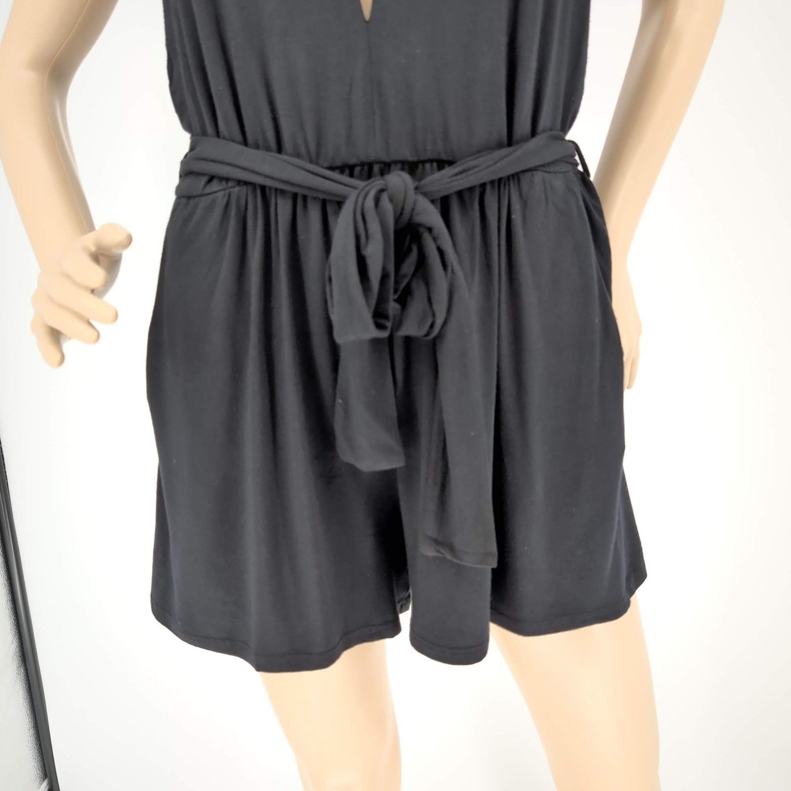 Krisa NWT Krisa Revolve Black Siro Halter Romper w Pockets -Size M Size 30" / US 8 / IT 44 - 14 Thumbnail
