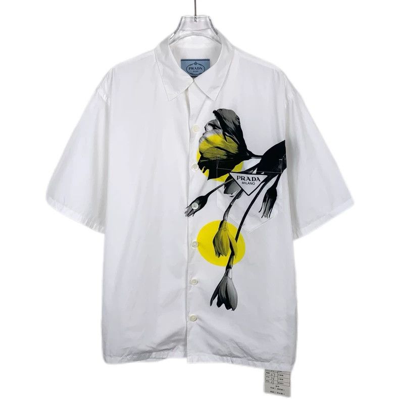 Prada Prada 21 logo triangle floral print lapel white cotton shor Size US L / EU 52-54 / 3 - 1 Thumbnail