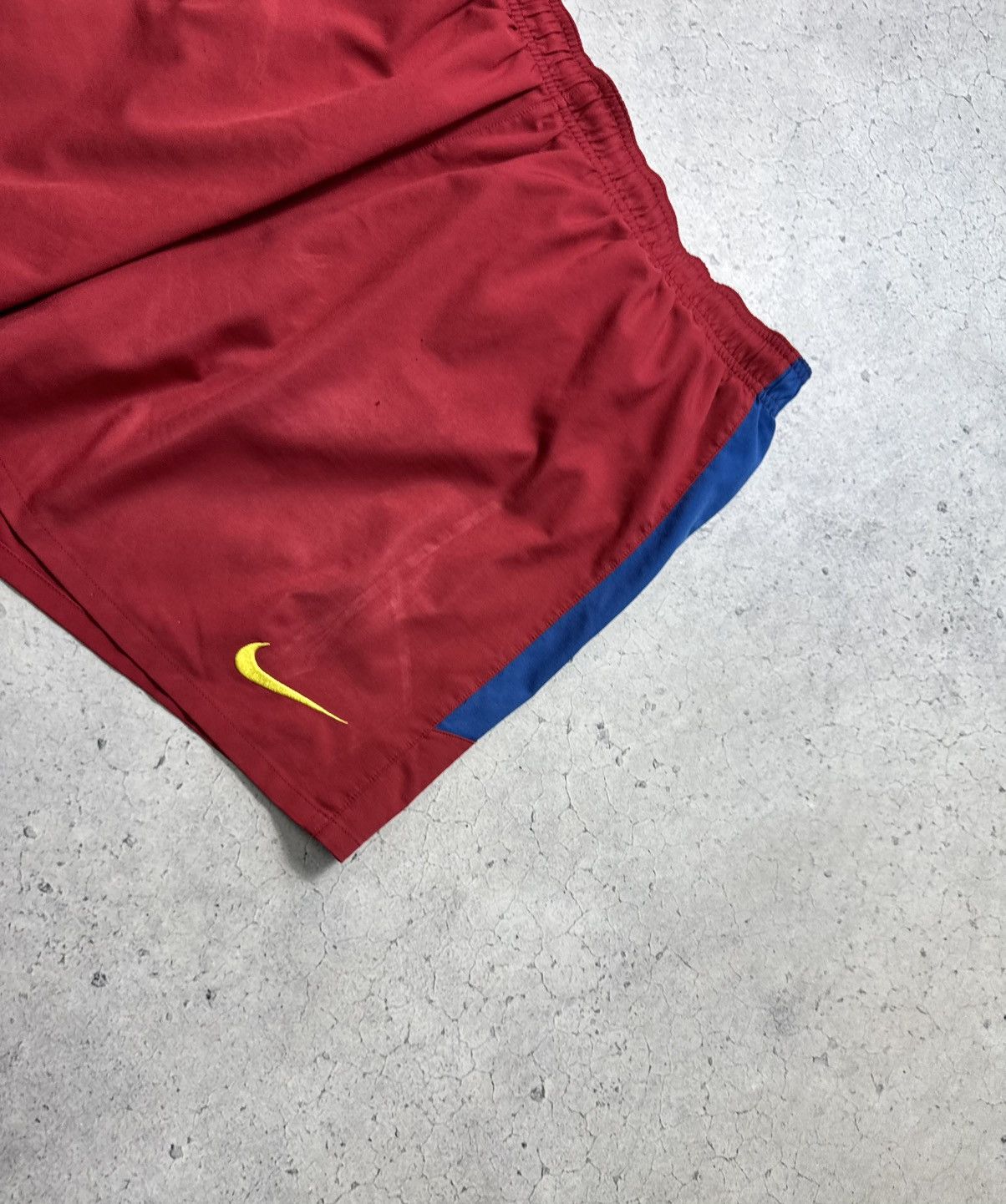 Nike Nike FC Barcelona Vintage Soccer Shorts Y2K Size US 36 / EU 52 - 4 Thumbnail