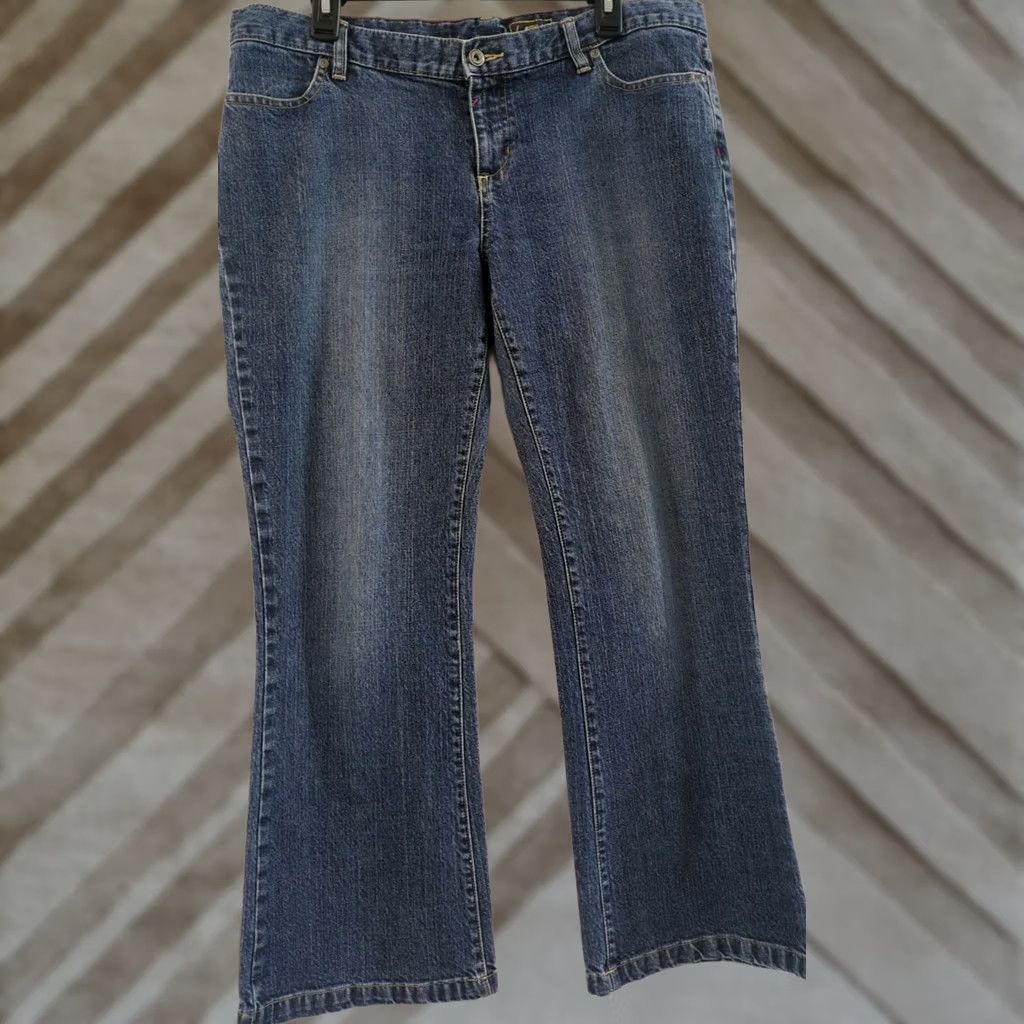 Denime Columbia Lean Womens Jeans Size 14 Boot Cut Denim Jeans 30 Inseam Blue Regular Stretch Pocket 5-Pocket Design Zipper Rise Mid Size 32" / US 10 / IT 46 - 1 Thumbnail