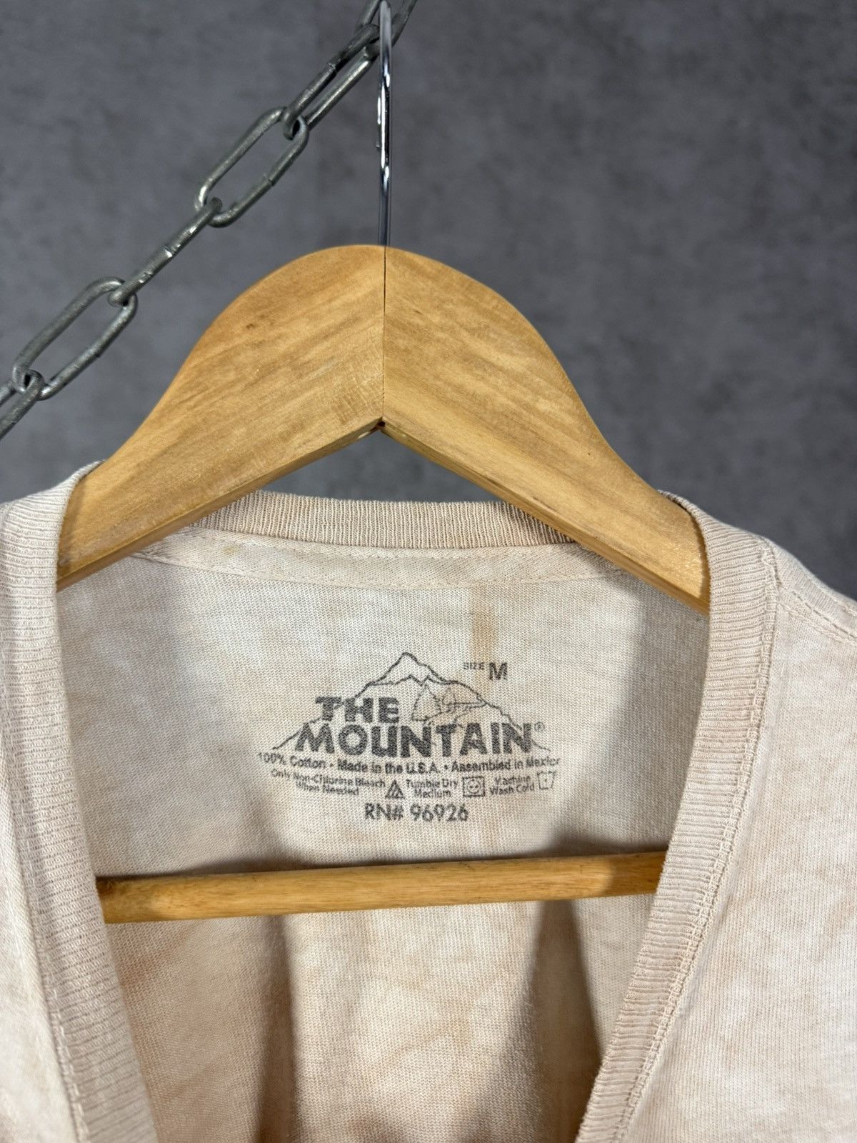 The Mountain Mops animal the mountain 2011 made in USA tee Size US M / EU 48-50 / 2 - 5 Thumbnail