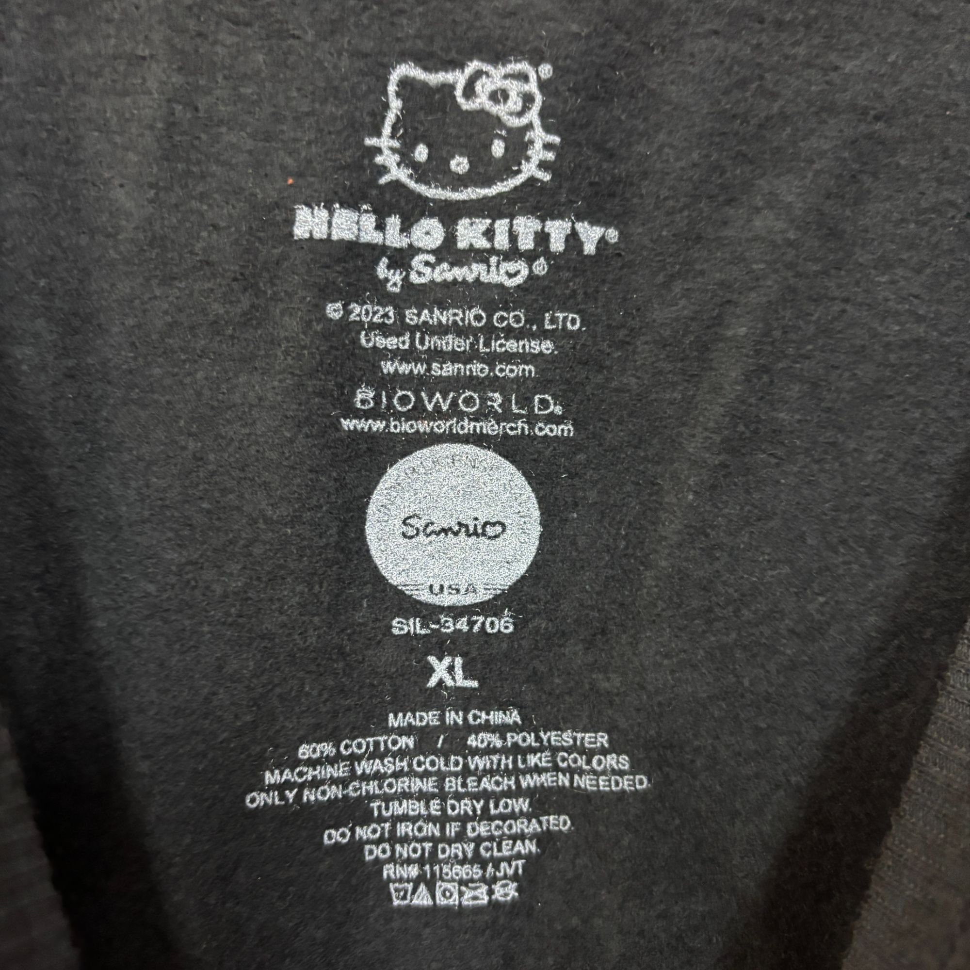 Other Hello Kitty Red Apples & Daisies Sanrio Kawaii Crewneck XL Size XL / US 12-14 / IT 48-50 - 5 Thumbnail