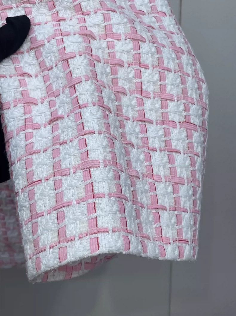 Chanel Chanel Pink and white plaid four-pocket silhouette jacket 2 Size XS / US 0-2 / IT 36-38 - 3 Thumbnail