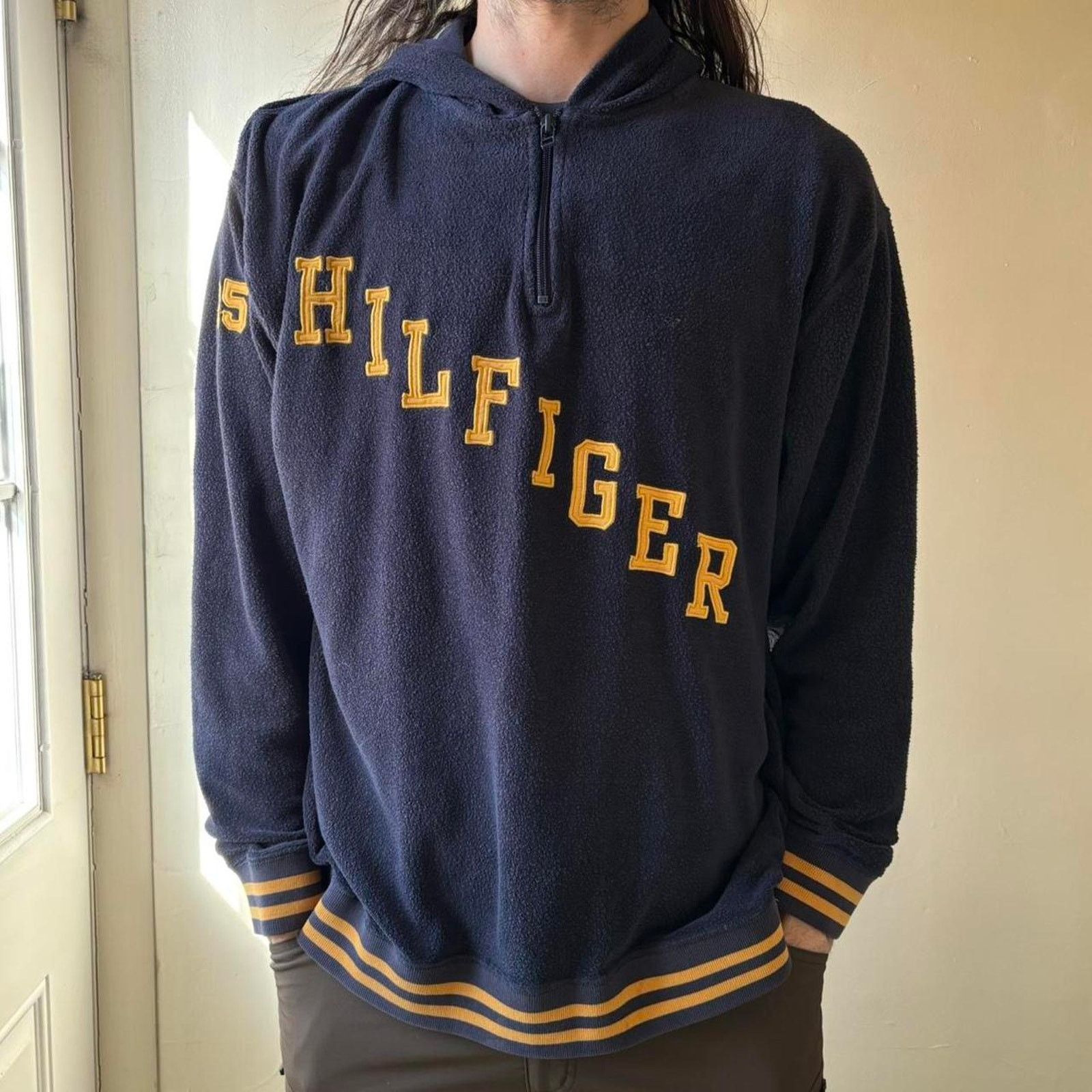 Tommy Hilfiger Vintage Tommy Hilfiger Terrycloth Hoodie Large Preppy Size US L / EU 52-54 / 3 - 1 Thumbnail