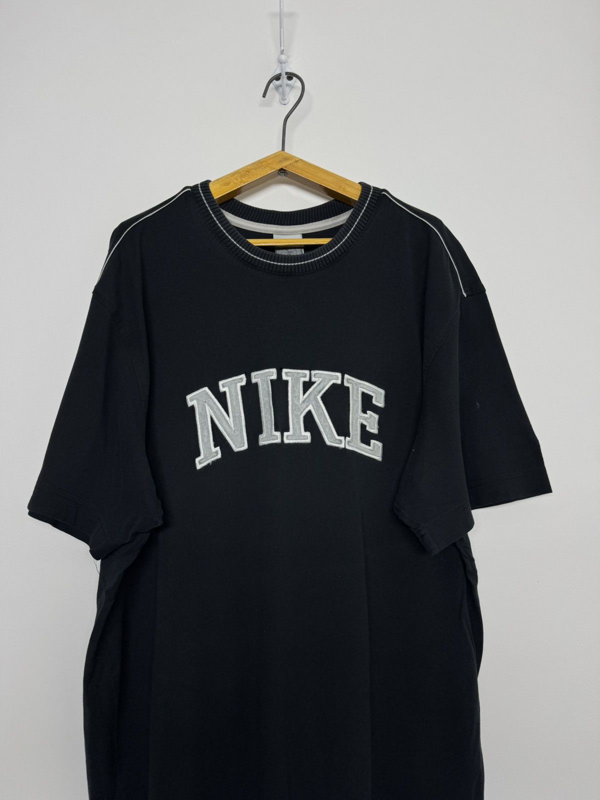 Nike Vintage Y2k Nike Center Big Swoosh Logo T-Shirt 90’s Size US XL / EU 56 / 4 - 3 Thumbnail