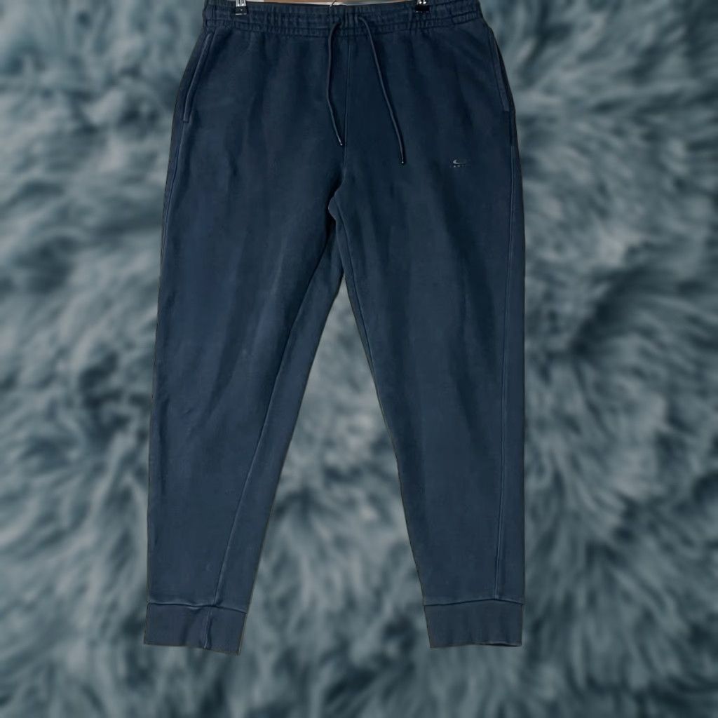 Oakley Oakley Sweatpants Mens XL Black Joggers Sweatpants Lightweight Elastic Waist Pockets Moisture Wicking Activewear Athleisure Comfort Straight Pants Size US 36 / EU 52 - 1 Thumbnail