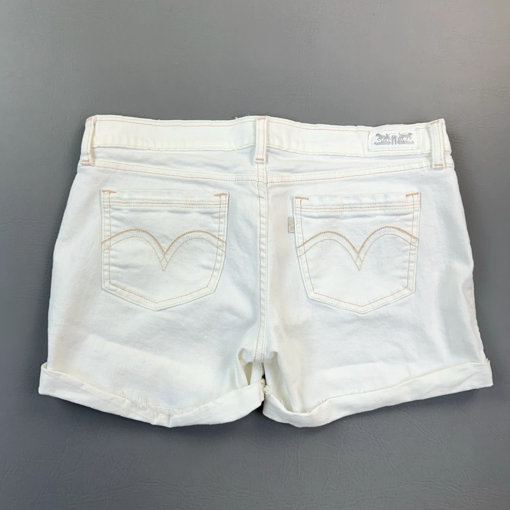 Levi's Levi’s Shorts Womens 30 White Denim 3.5" Low Rise Rolled Hem Stretch Casual, Travel Jeans, 5-Pocket, Light Wash, 30 in Waist Womens Size 30" / US 8 / IT 44 - 7 Thumbnail