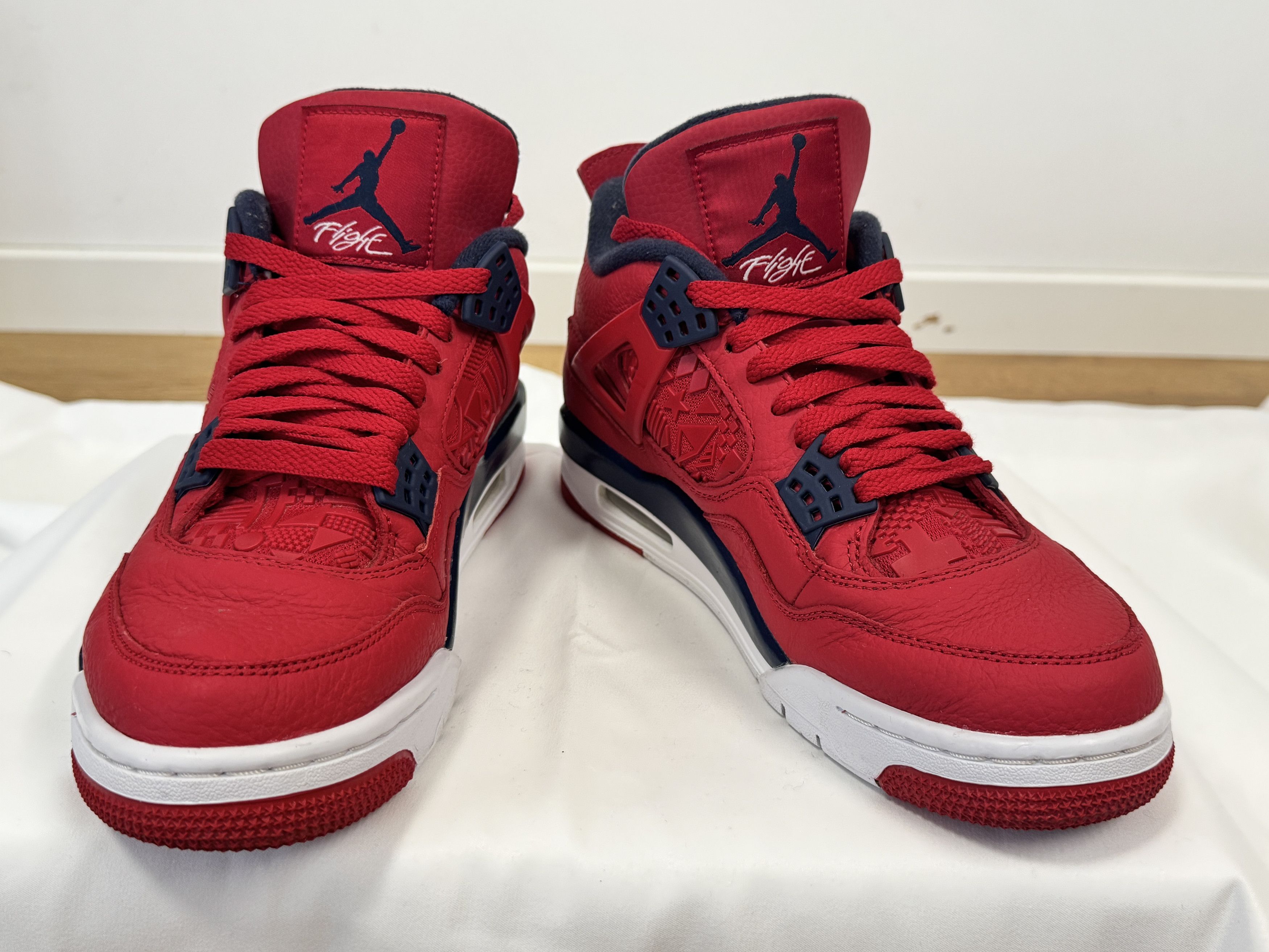 Nike Jordan 4 Retro Fiba 2019 Size US 8 / EU 41 - 2 Thumbnail