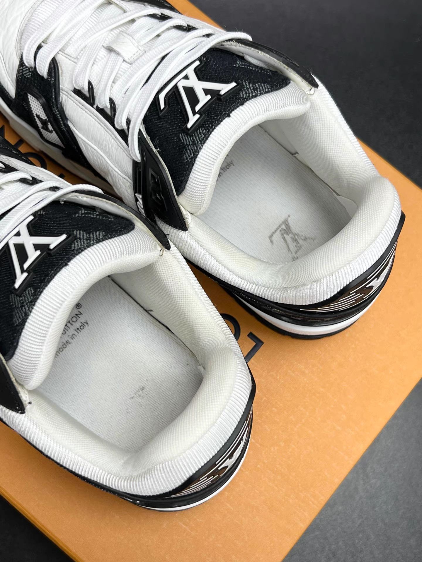 Louis Vuitton LV Trainer Sneakers K15 Size US 8 / EU 41 - 4 Thumbnail
