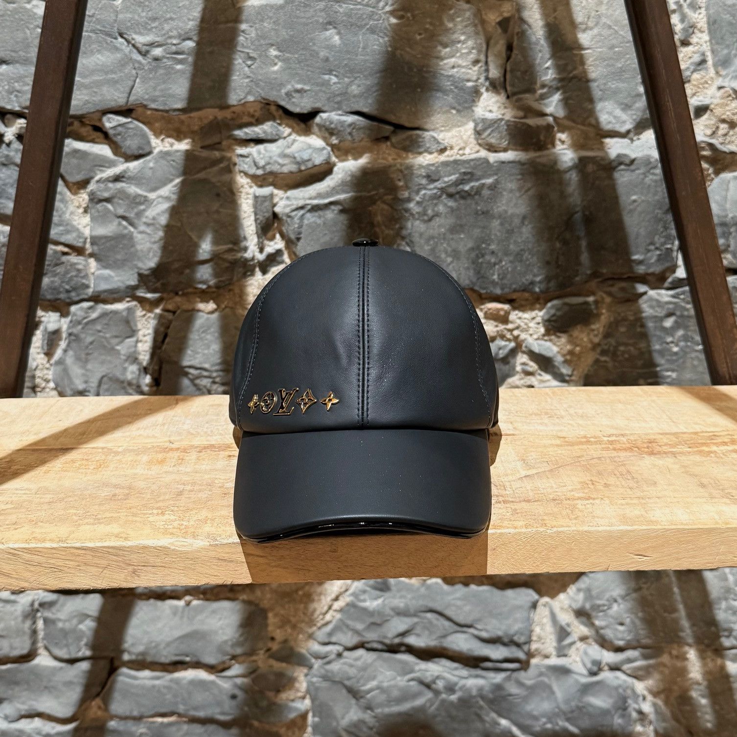 Louis Vuitton Louis Vuitton Monogram 5 Flowers Black Lamb Leather Cap Size ONE SIZE - 2 Thumbnail