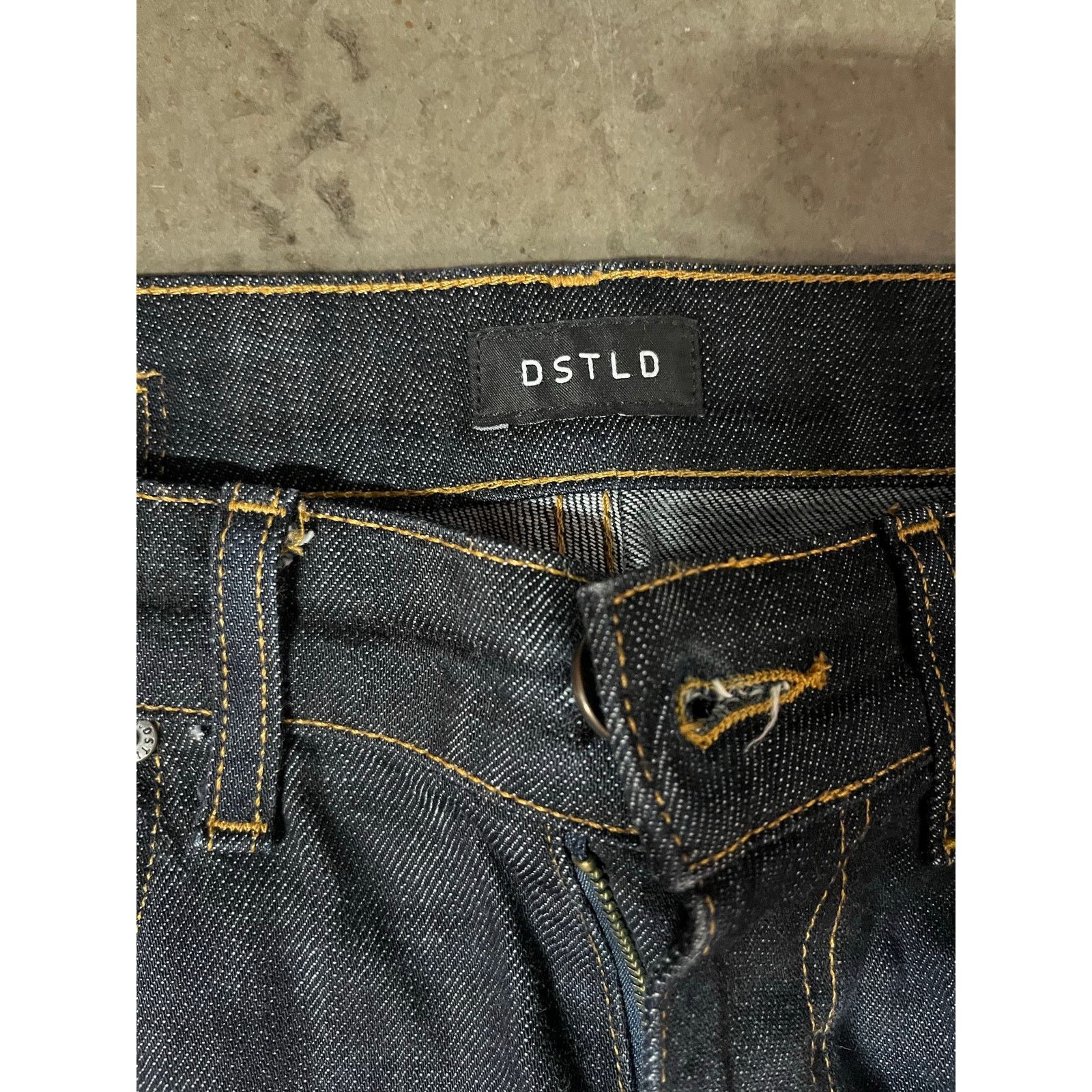DSTLD DSTLD- Slim Dark Wash Resin Timber Stitch /30x32 Size US 30 / EU 46 - 6 Thumbnail