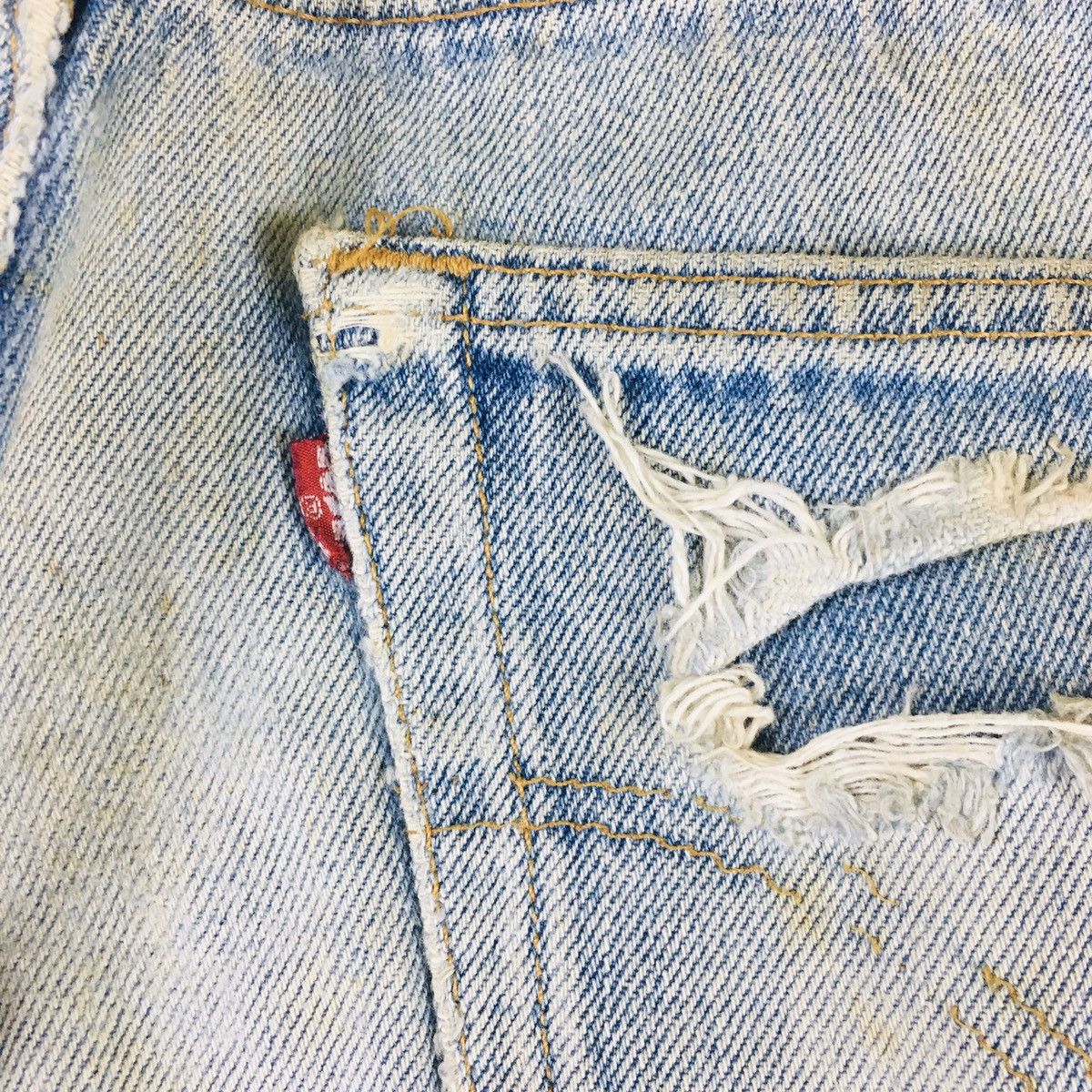 Levi's Vintage Clothing Vintage 90s Levis Distress Jeans Made in USA Size US 33 - 10 Thumbnail