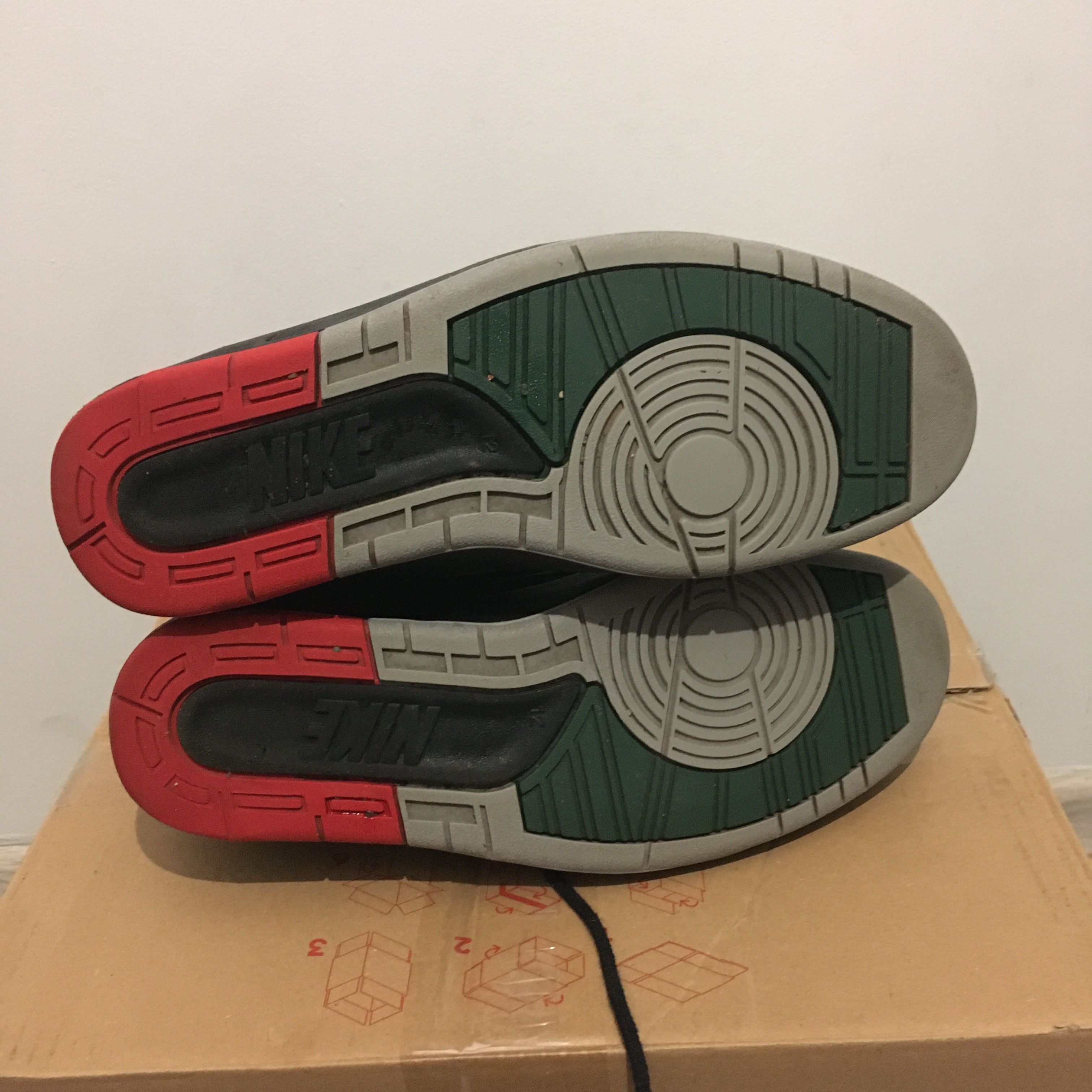 Jordan Brand Nike Air Jordan 2 Retro Low Christmas Size US 12 / EU 45 - 3 Thumbnail