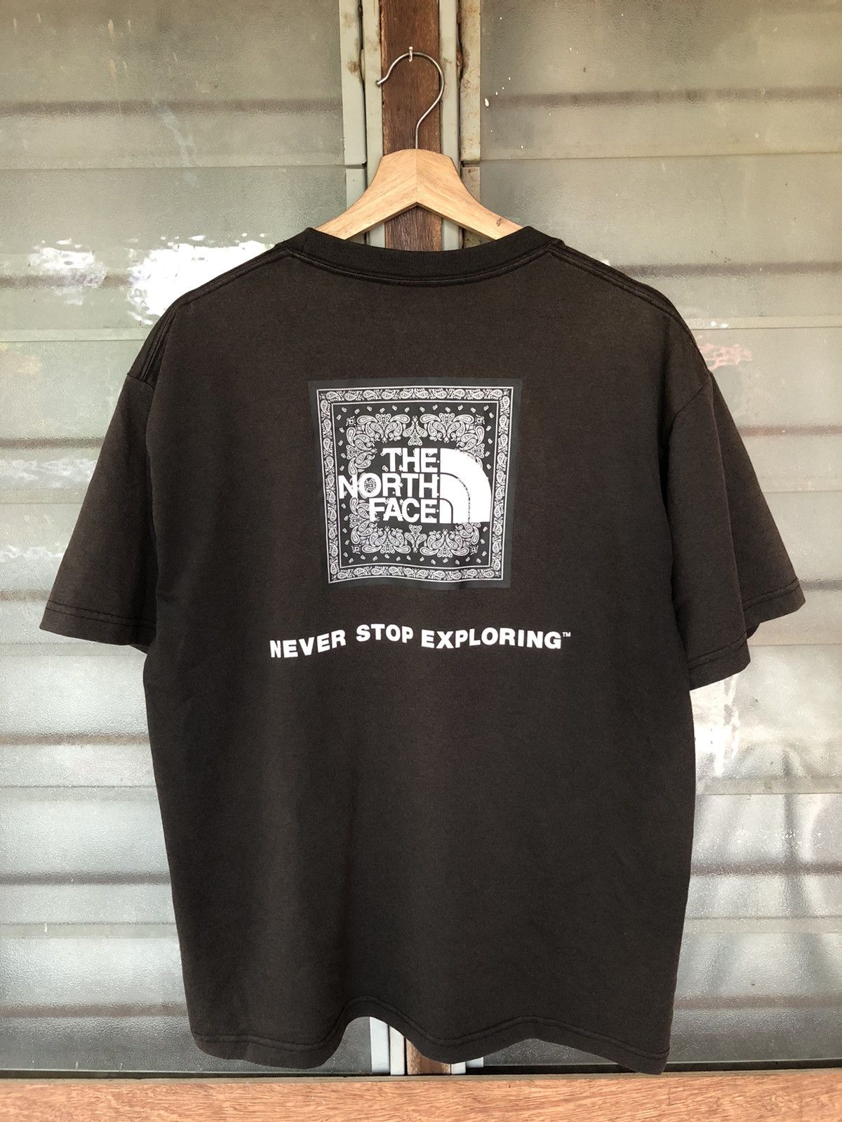 The North Face Vintage The North Face Faded Tee Size US XL / EU 56 / 4 - 7 Thumbnail
