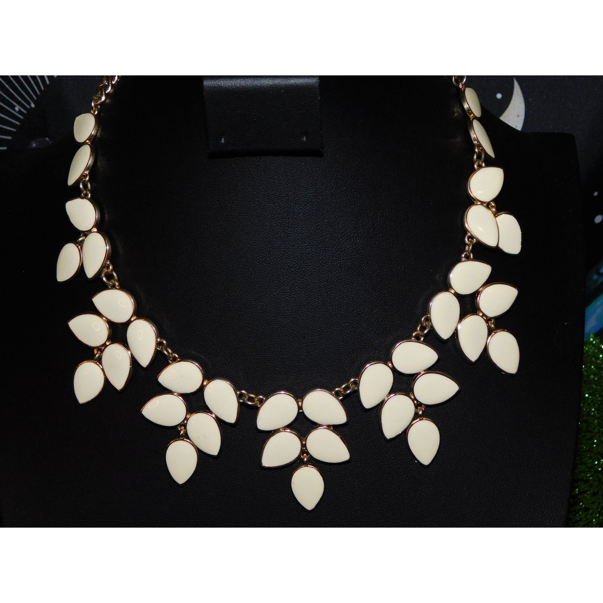 Other Baublebar White Floral Leaf Bib Necklace Size ONE SIZE - 6 Thumbnail