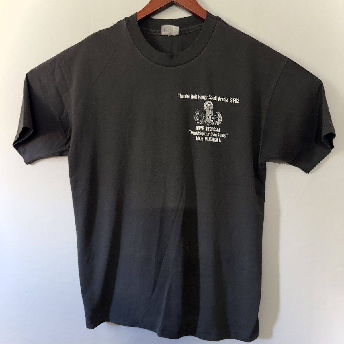 Other Vintage 90s Gulf War EOD Bomb Disposal Tee XL USA Size US XL / EU 56 / 4 - 2 Thumbnail
