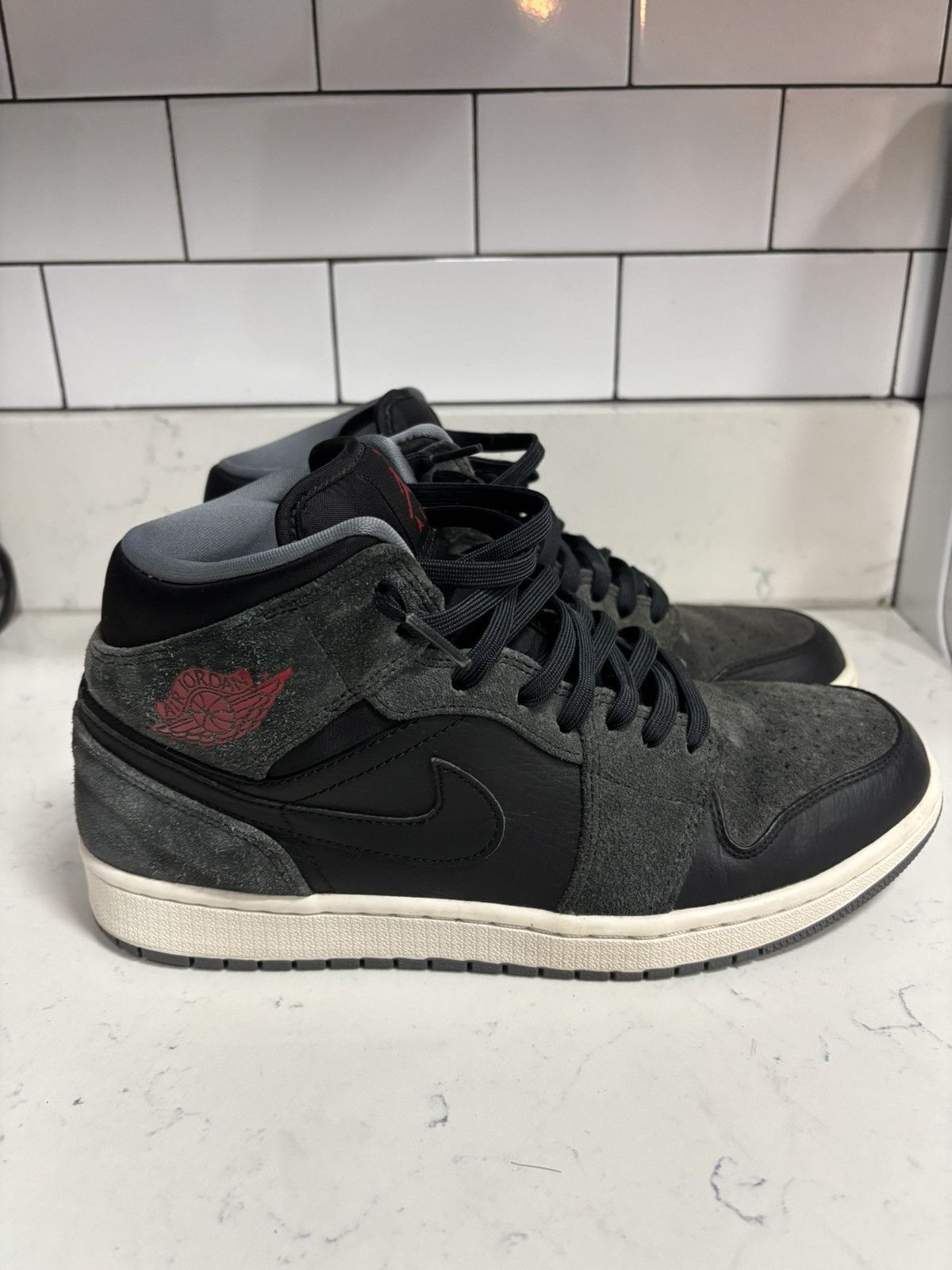 Jordan Brand Jordan 1 Mid “Shadow 2.0” Size US 9.5 / EU 42-43 - 3 Thumbnail