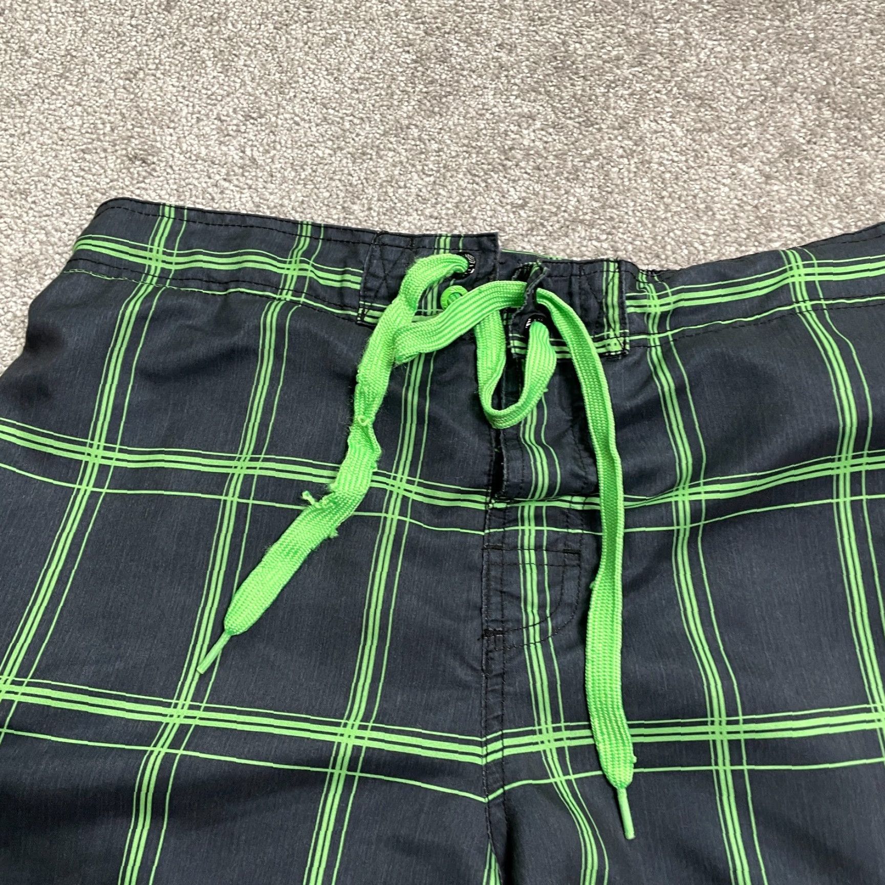 Ocean Pacific Ocean Pacific Bottom Mens Large Water Shorts Black Green Drawstring Swim Trunks Size US 33 - 4 Thumbnail