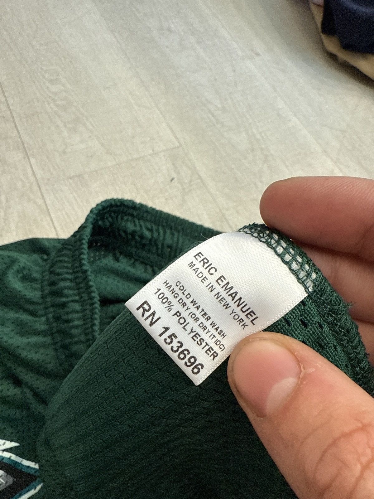Eric Emanuel × NFL Eric Emanuel x NFL eagles green shorts Size US 36 / EU 52 - 3 Thumbnail