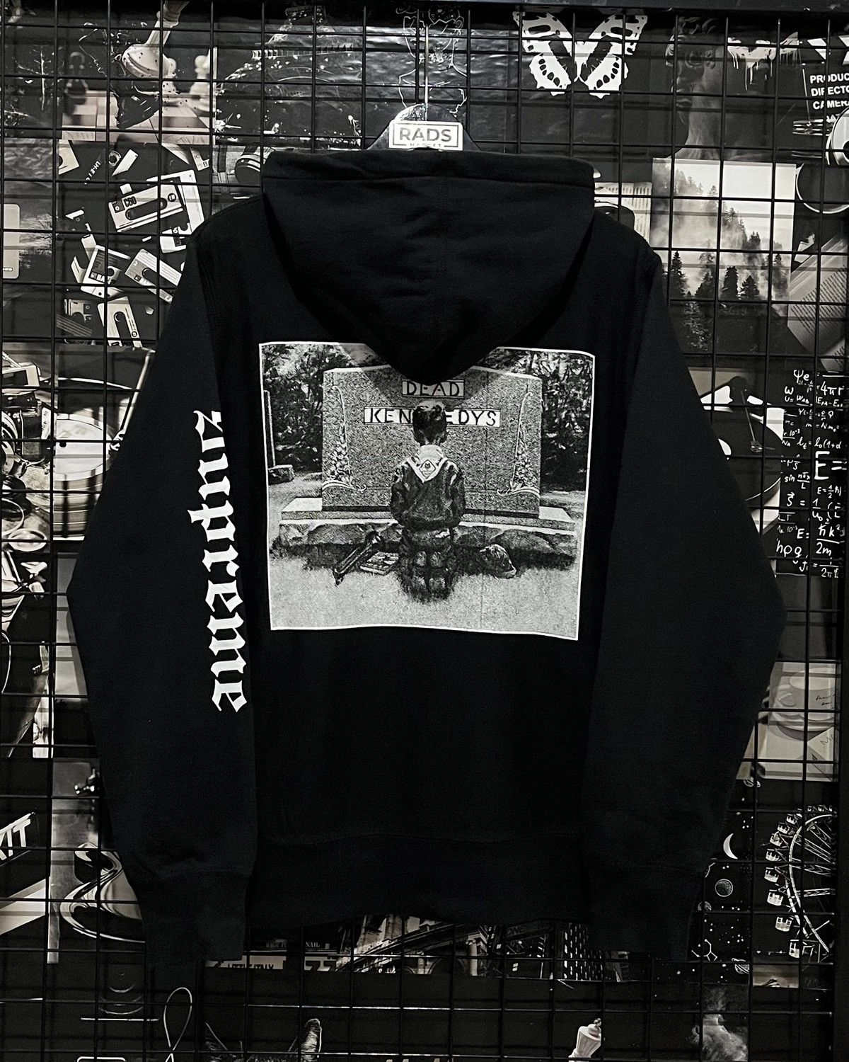 Supreme SUPREME X DEAD KENNEDYS GRAVE SS14 HOODIE Size US M / EU 48-50 / 2 - 1 Thumbnail