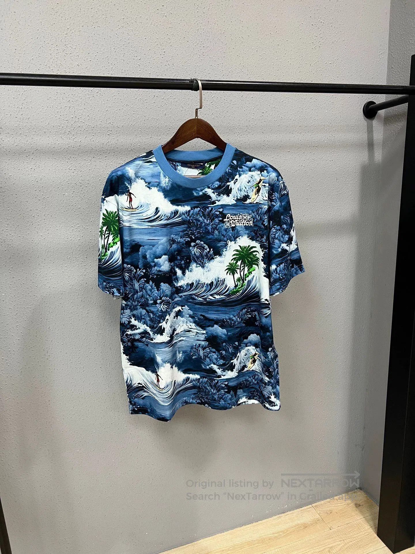Louis Vuitton LV New Wave Short-Sleeve. Size US XL / EU 56 / 4 - 1 Thumbnail