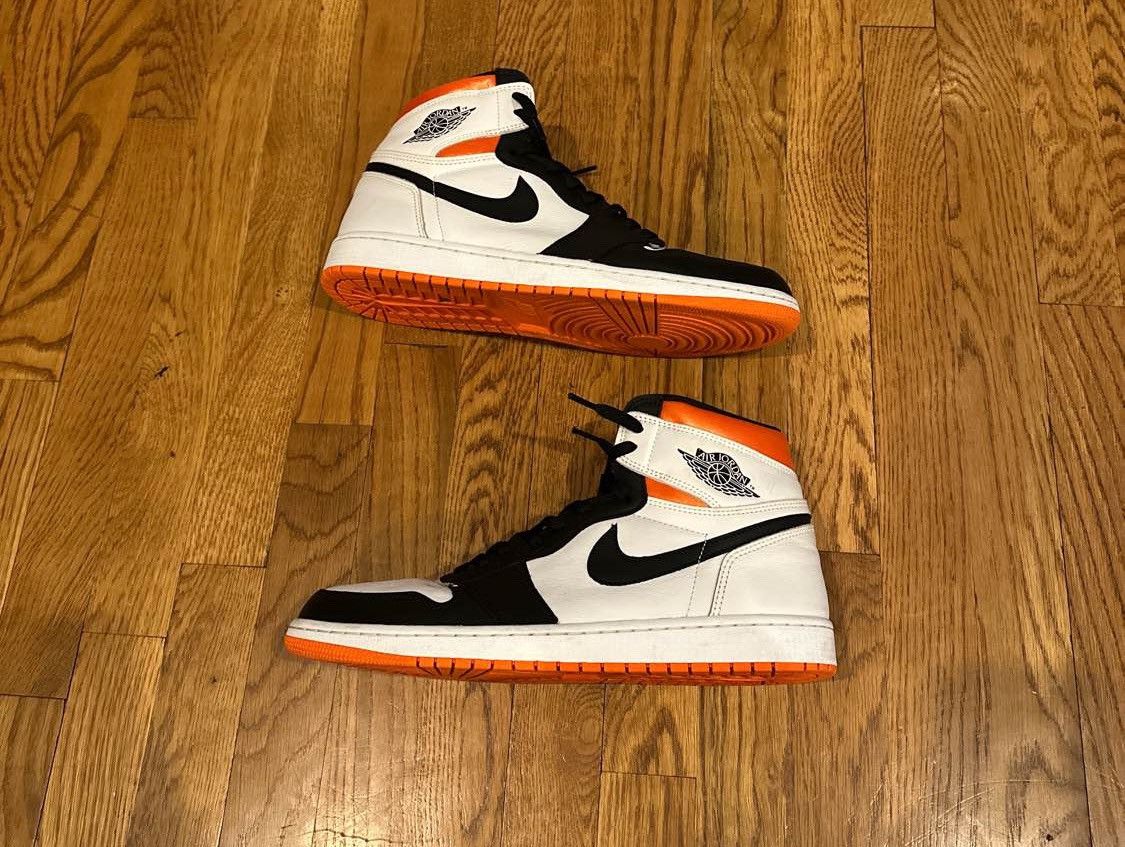 Jordan Brand Air Jordan 1 Retro High OG “Electro Orange” Size US 13 / EU 46 - 1 Thumbnail