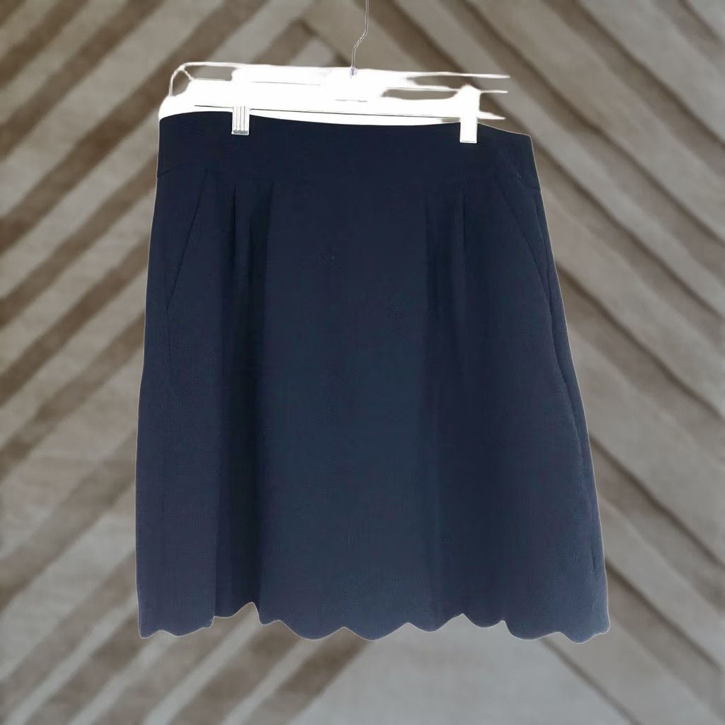 Loft LOFT - WOMEN'S 6 -NAVY 100% POLYESTER SCALLOP HEM SKIRT W/ POCKETS Size 28" / US 6 / IT 42 - 1 Thumbnail