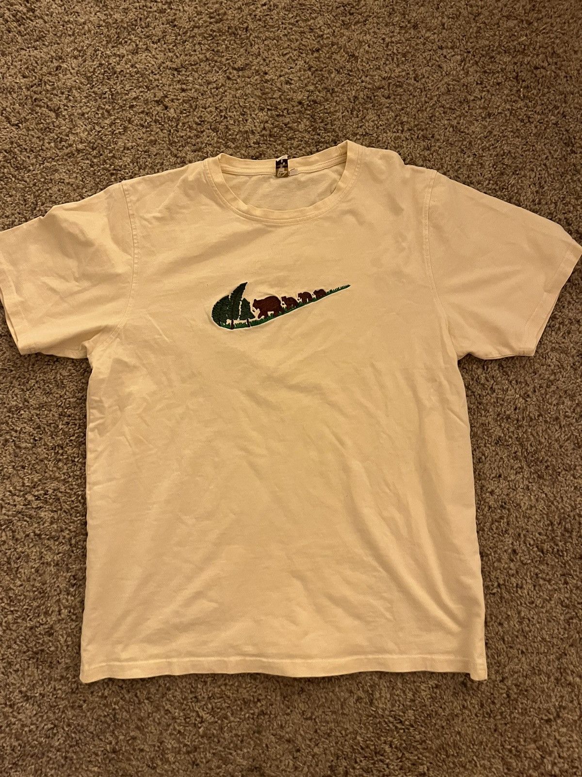 Vintage Nike Swoosh Nature Bear Design Vintage Size US L / EU 52-54 / 3 - 1 Thumbnail