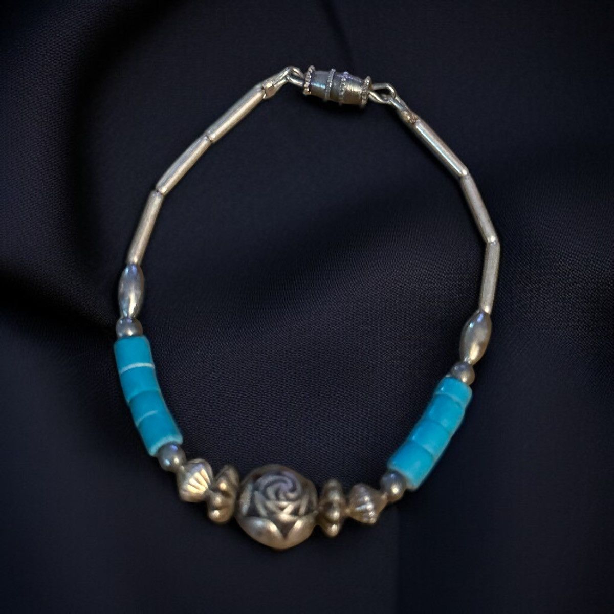 Vintage Vintage liquid silver turquoise & carved rose bead bracelet Size ONE SIZE - 1 Thumbnail