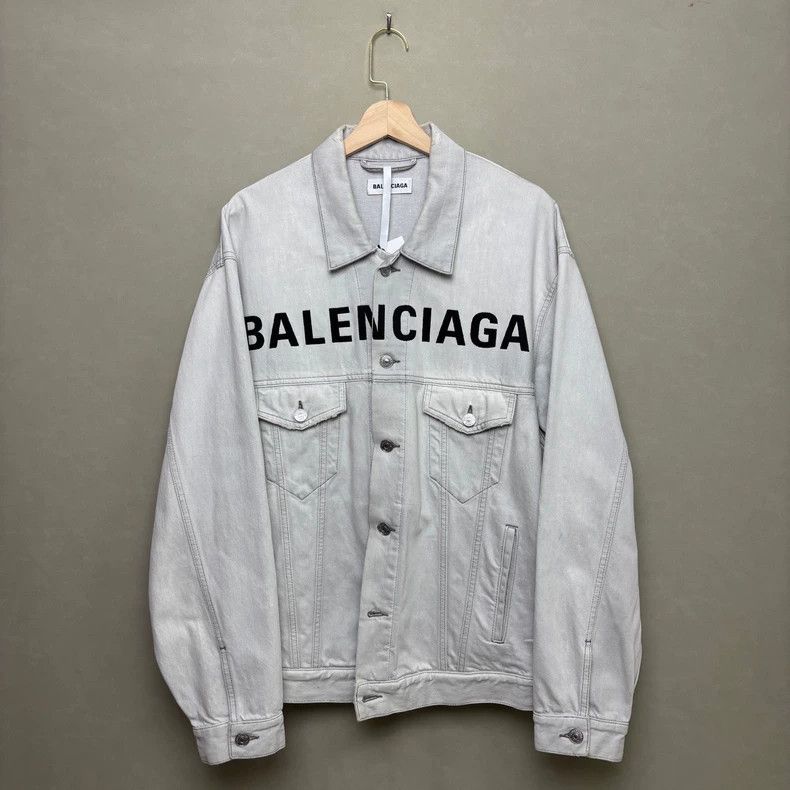 Balenciaga Balenciaga size 38 Distressed Embroidered Logo Lime White Size S / US 4 / IT 40 - 1 Thumbnail