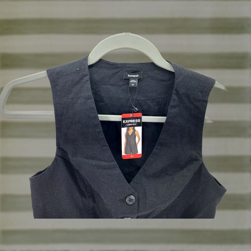 Express VINTAGE? Express Linen Vest Womens Size XS Black Button Front V-Neck Classic Look NWT Size XS / US 0-2 / IT 36-38 - 1 Thumbnail