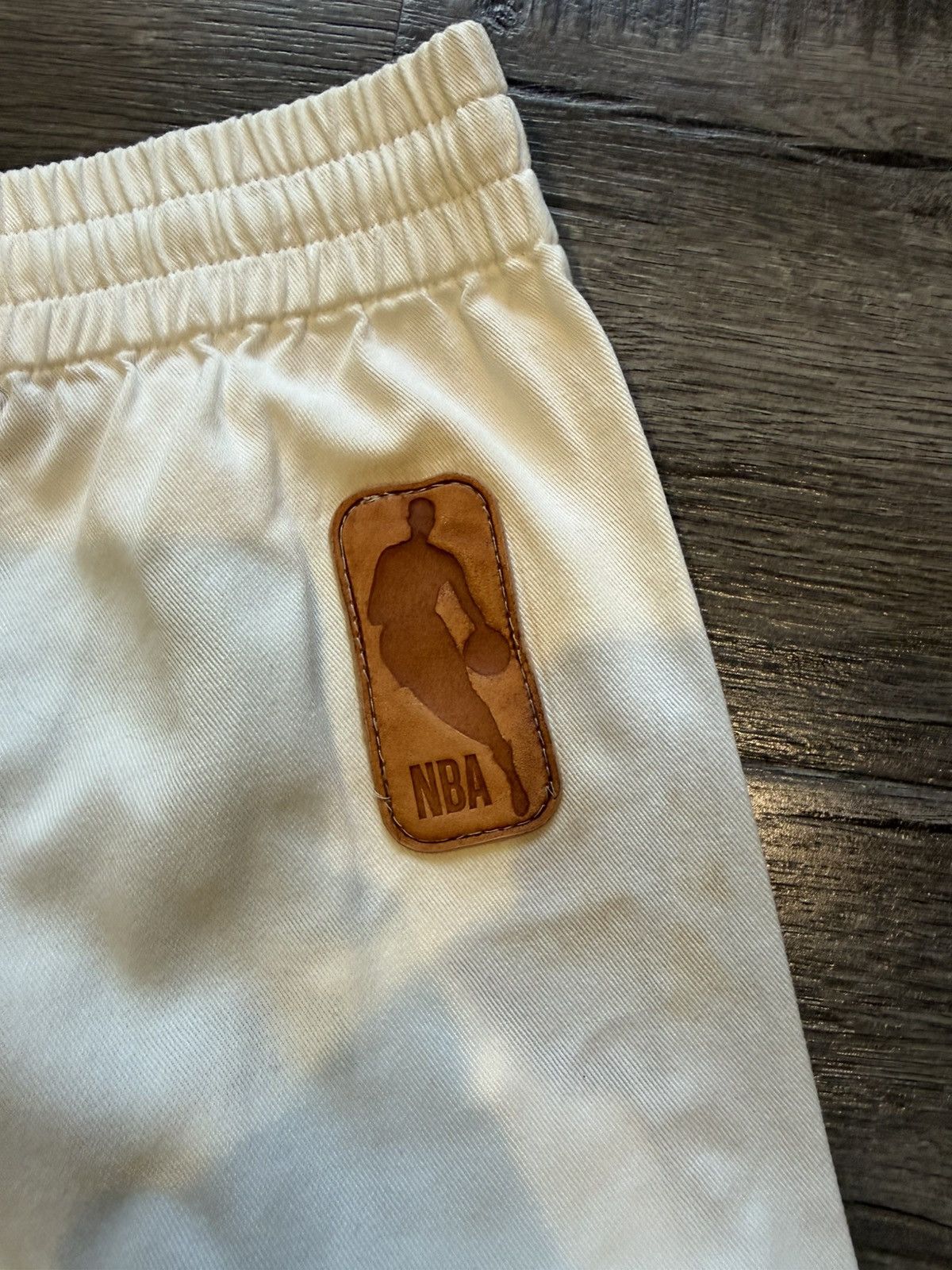 Louis Vuitton Louis Vuitton NBA Logo Basketball Shorts Size US 38 / EU 54 - 4 Thumbnail