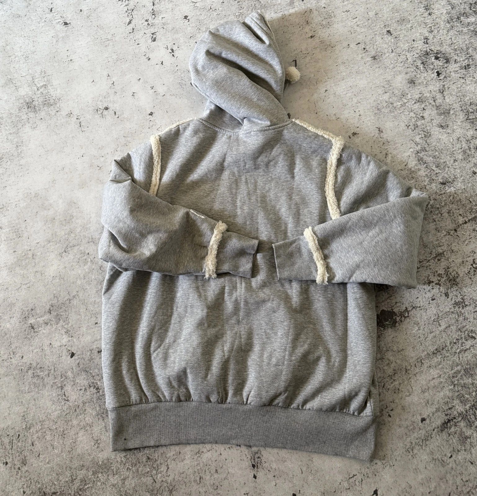 Telfar × Ugg Telfar x UGG Shearling Hoodie Heather Grey SIZE M Size US M / EU 48-50 / 2 - 10 Thumbnail