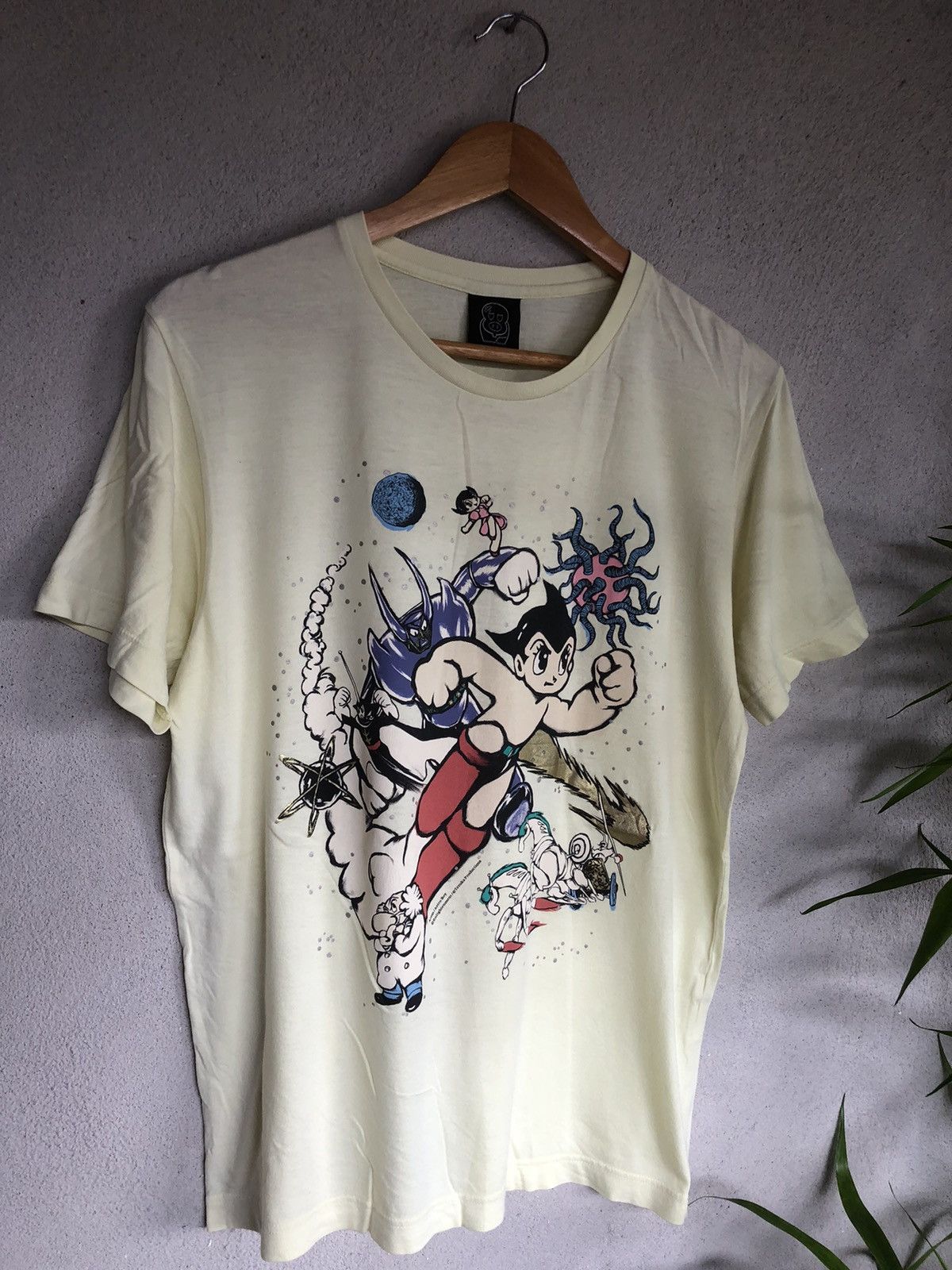 Anime × Japanese Brand × Vintage Vintage Y2K Uniqlo X Astro Boy Tezuka Production Tshirts Size US M / EU 48-50 / 2 - 3 Thumbnail