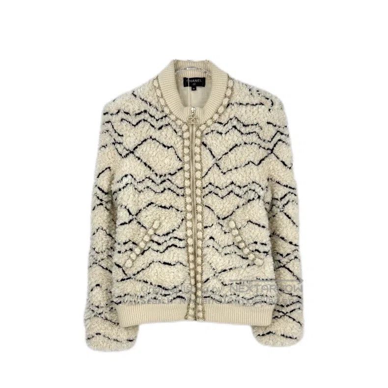 Chanel Chanel Milky white wavy teddy wool zipper jacket Size XS / US 0-2 / IT 36-38 - 1 Thumbnail