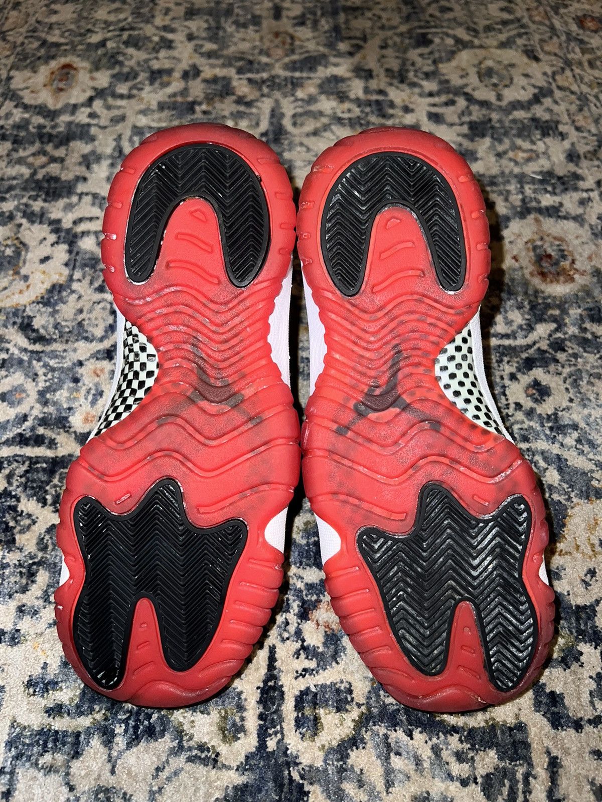 Jordan Brand × Nike Air Jordan Retro 11 Playoff Bred 2019 Sz 5.5Y Size US 5.5 / EU 38 - 5 Thumbnail
