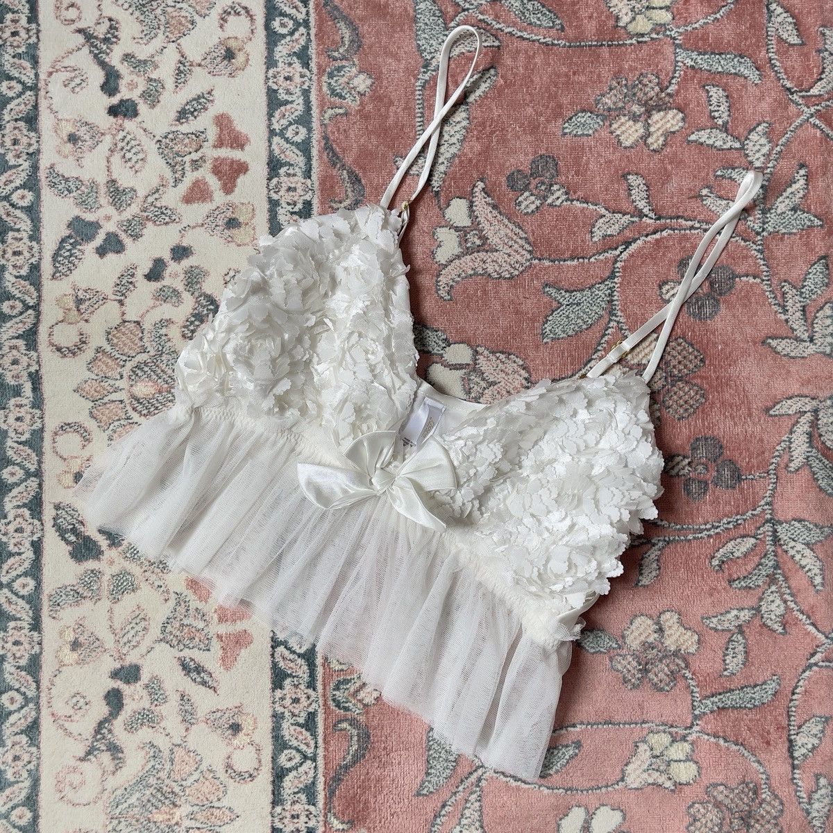 Other Romantic Soft White Mesh Floral Camisole Top (M) Size M / US 6-8 / IT 42-44 - 3 Thumbnail