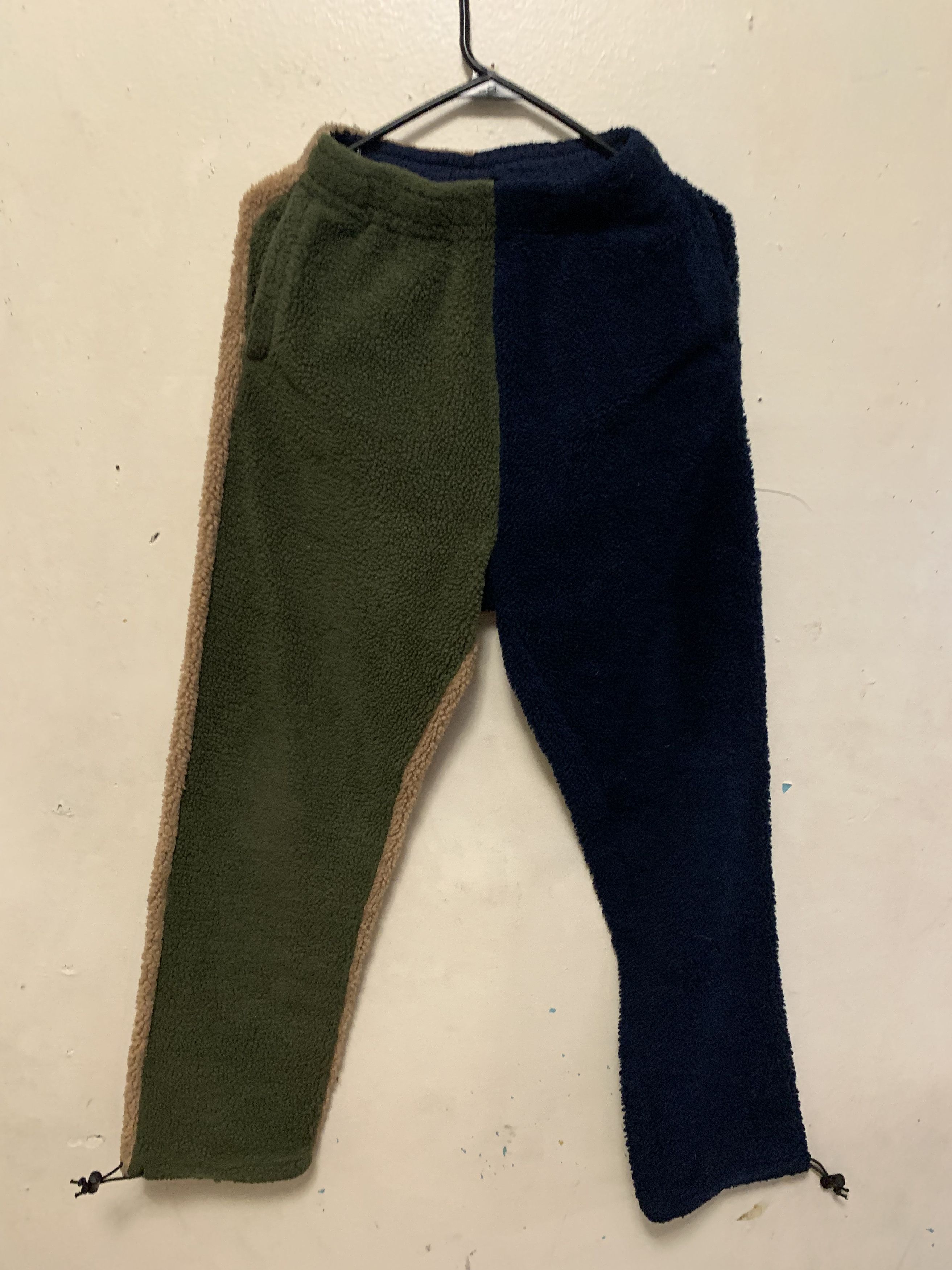 Only NY ONLY NY Tricolor Sherpa Pant ⊛ NVY/GRN/BEIGE ⊛ Gently Worn Size US 29 - 1 Thumbnail