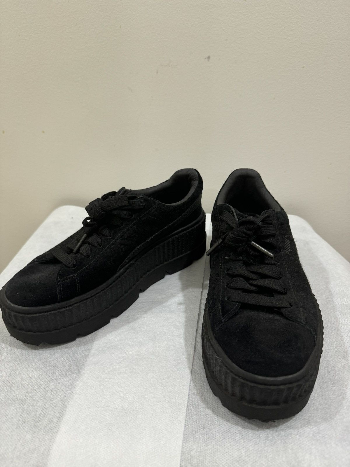 Fenty × Puma Fenty x Wmns Cleated Creeper 'Black' Size US 7 / IT 37 - 2 Thumbnail