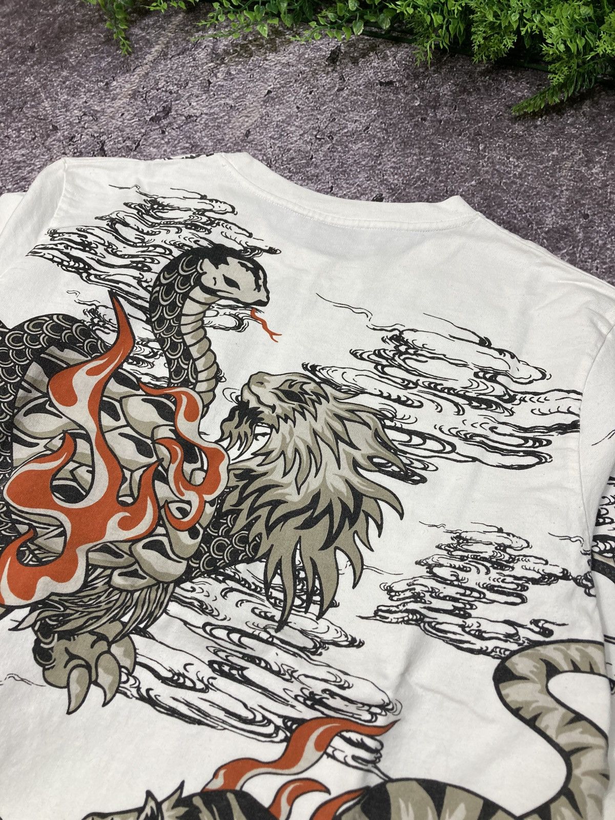 Japanese Brand Gumu Sukajan Dragon Tiger Snake Phenix Printed T Shirt Tee Size US M / EU 48-50 / 2 - 7 Thumbnail