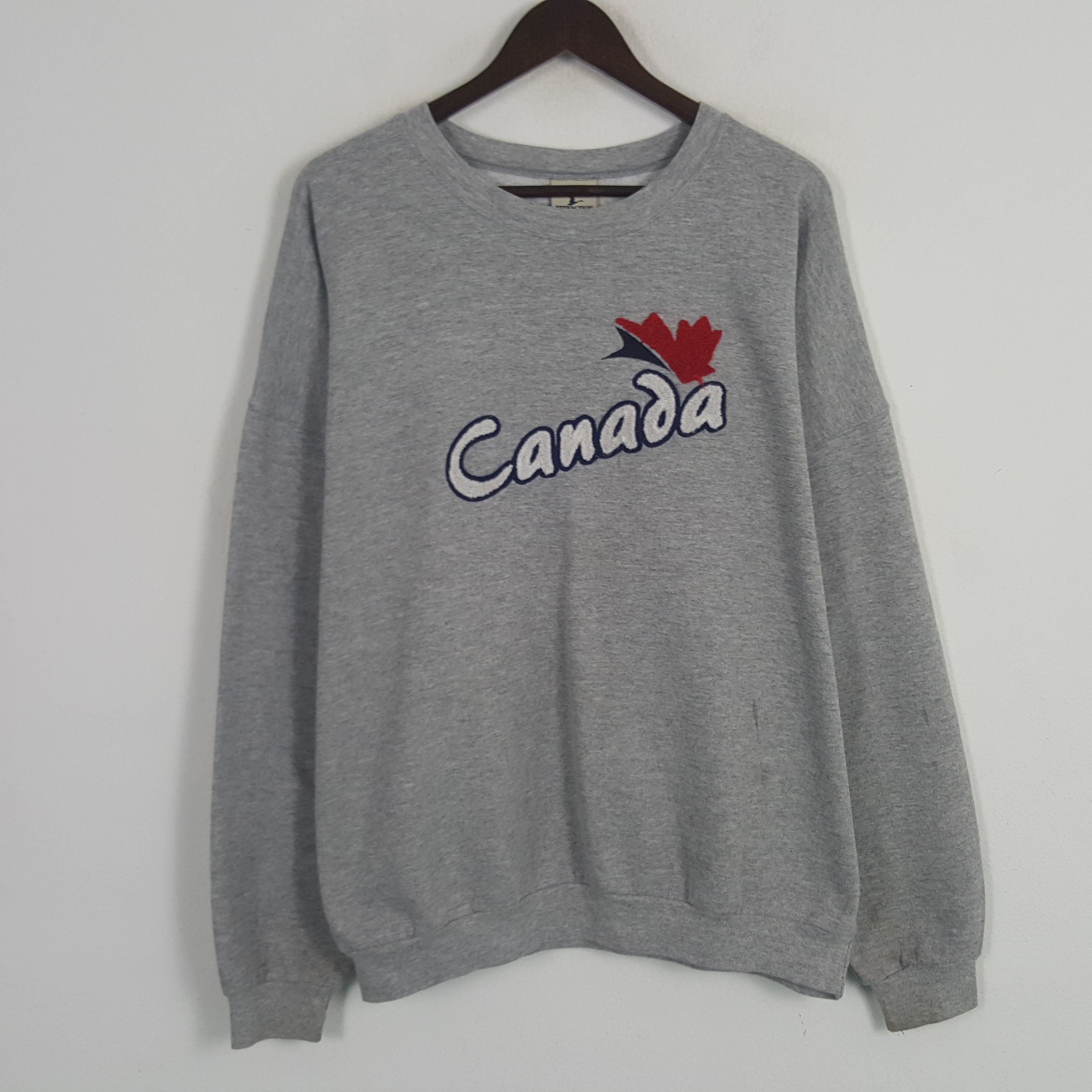 ATTRACTIONS × Vintage Vintage Canada Patch Logo Sweatshirt Size US XL / EU 56 / 4 - 1 Thumbnail