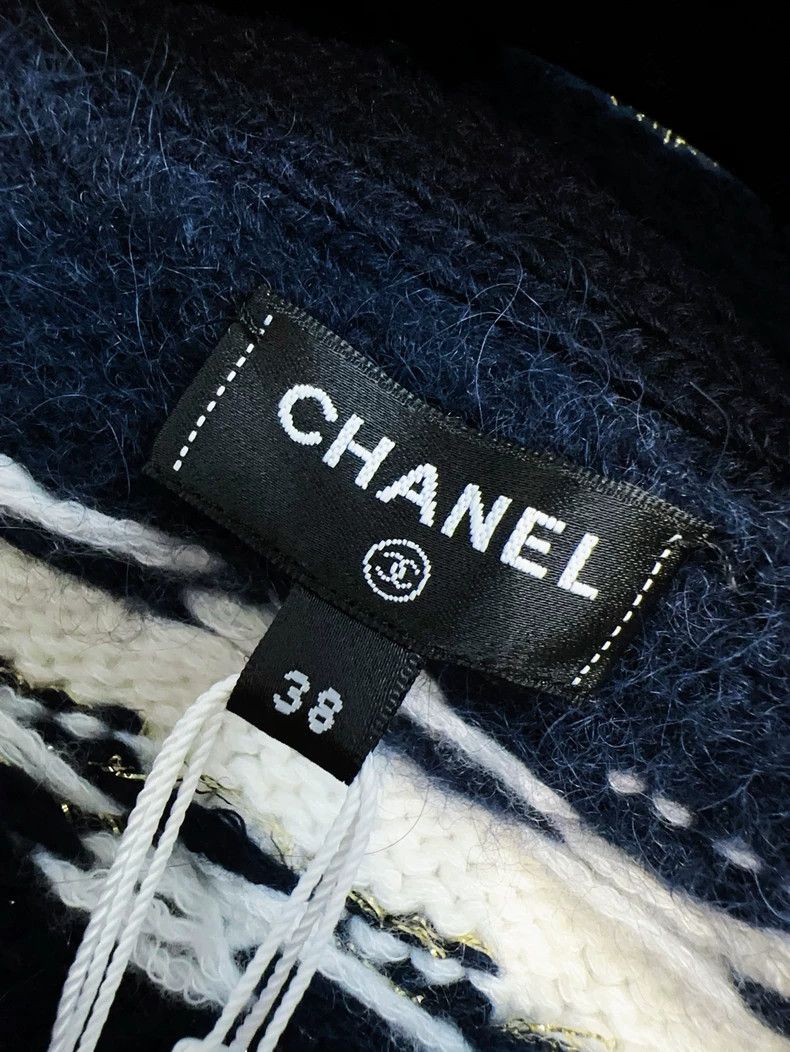 Chanel Chanel 22b blue and white striped shiny knitted cardigan t Size XS / US 0-2 / IT 36-38 - 6 Thumbnail