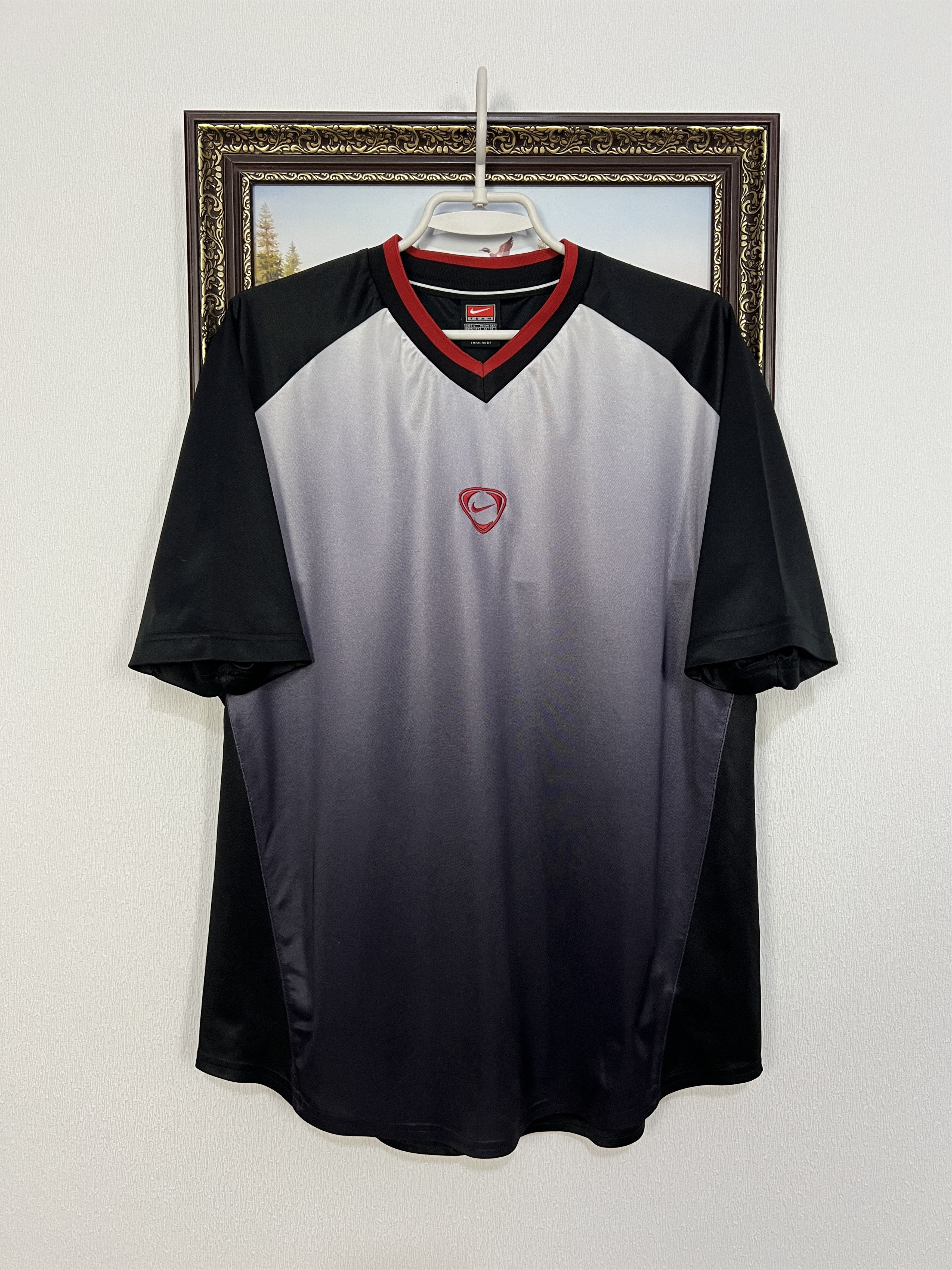 Nike Vintage Nike Tiemo Center Logo Football Template Shirt Tee Size US L / EU 52-54 / 3 - 1 Thumbnail